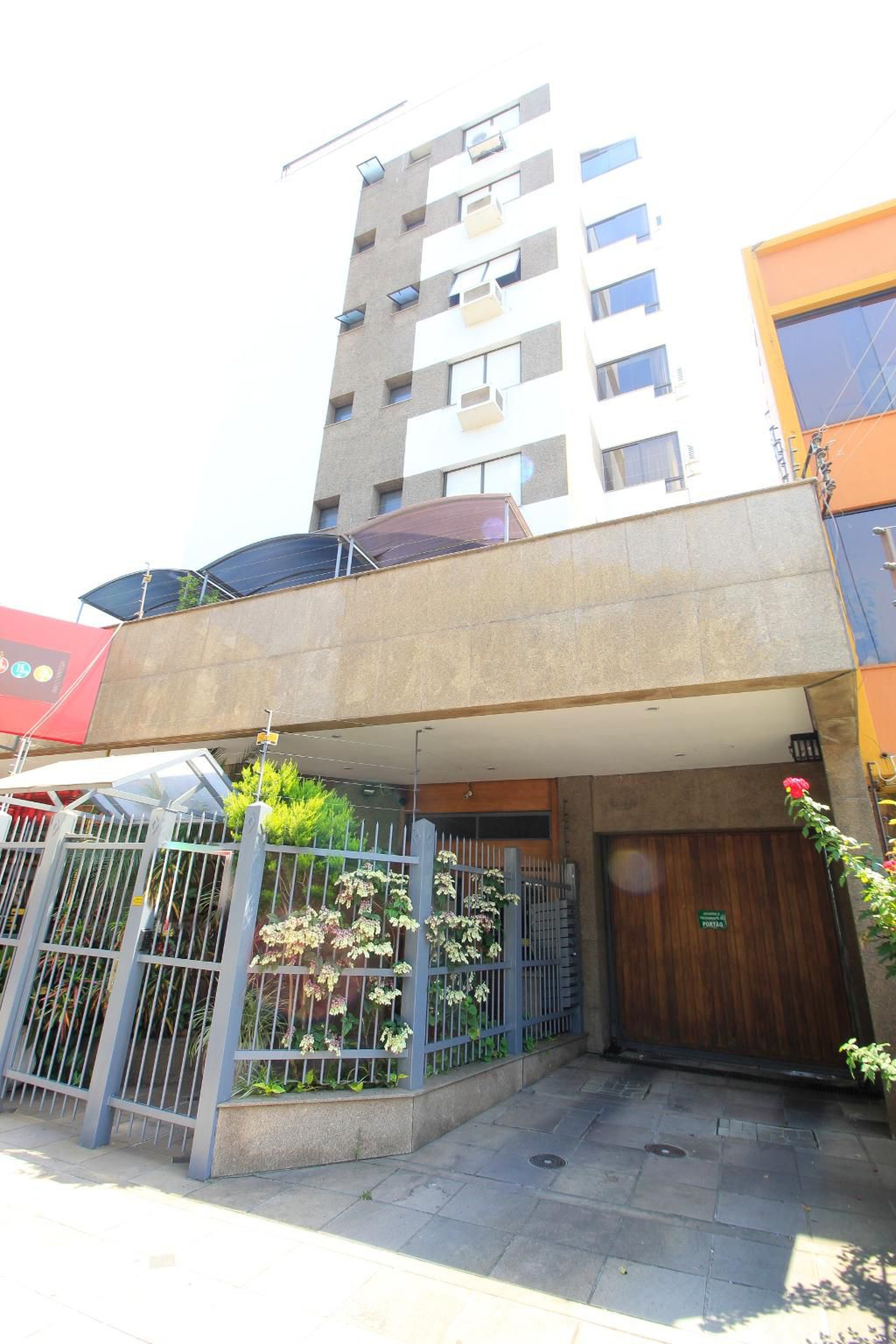 Fachada Condomínio em Rua José de Alencar, 530