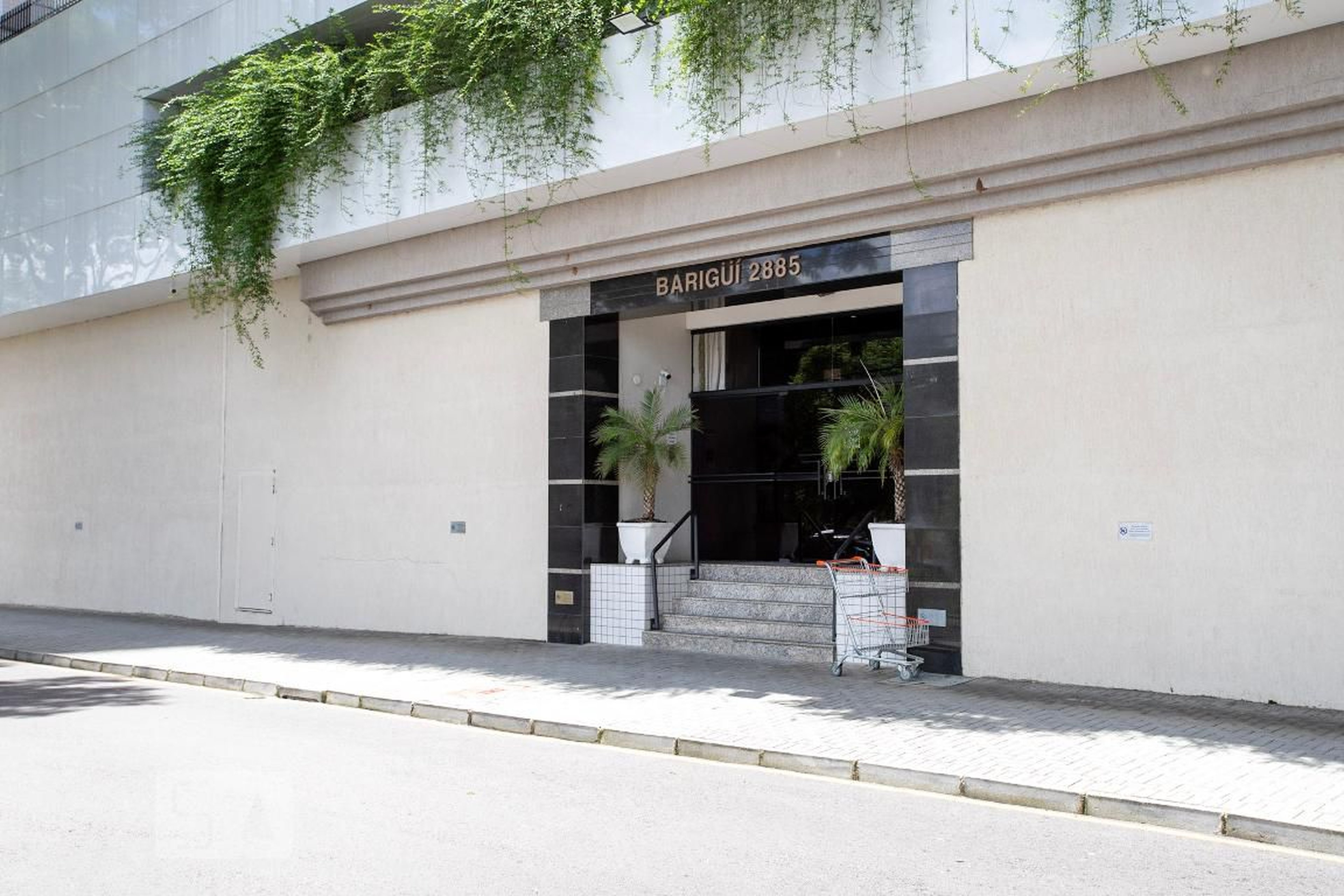 Fachada do Condomínio Condomínio Portal do Lago