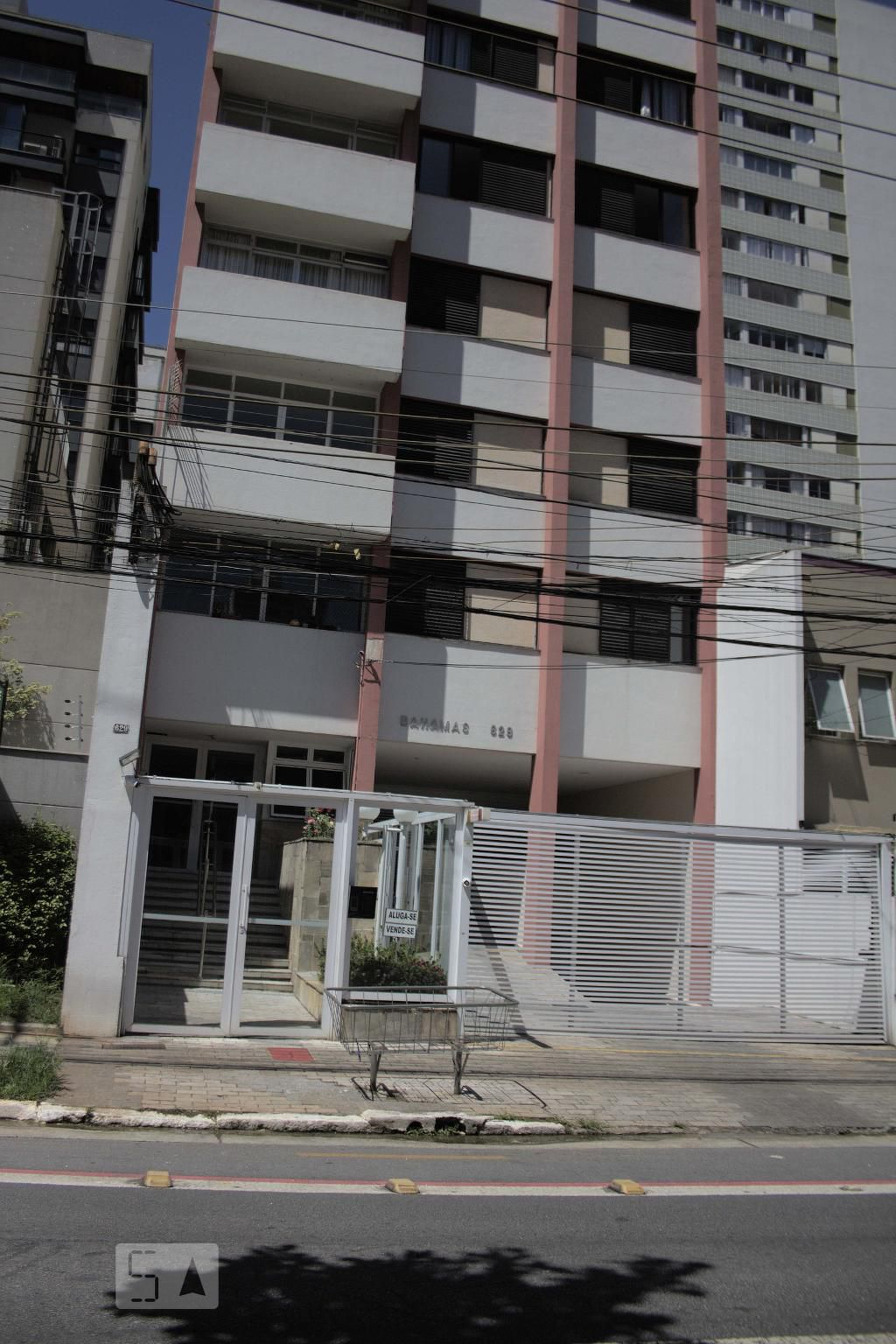 Fachada do Prédio Condomínio Bahamas