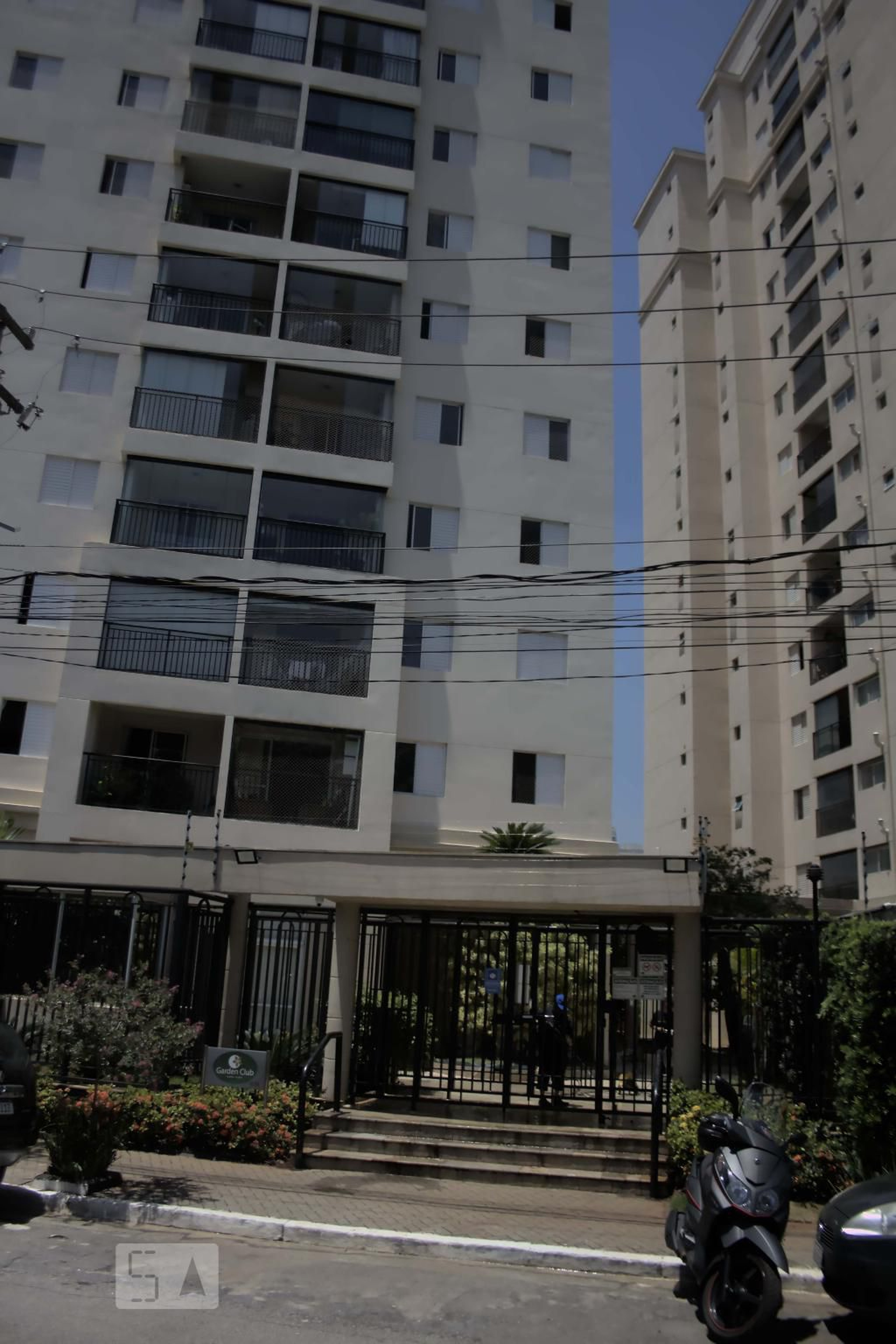 Fachada do Condomínio Condomínio Garden Club Barra Funda