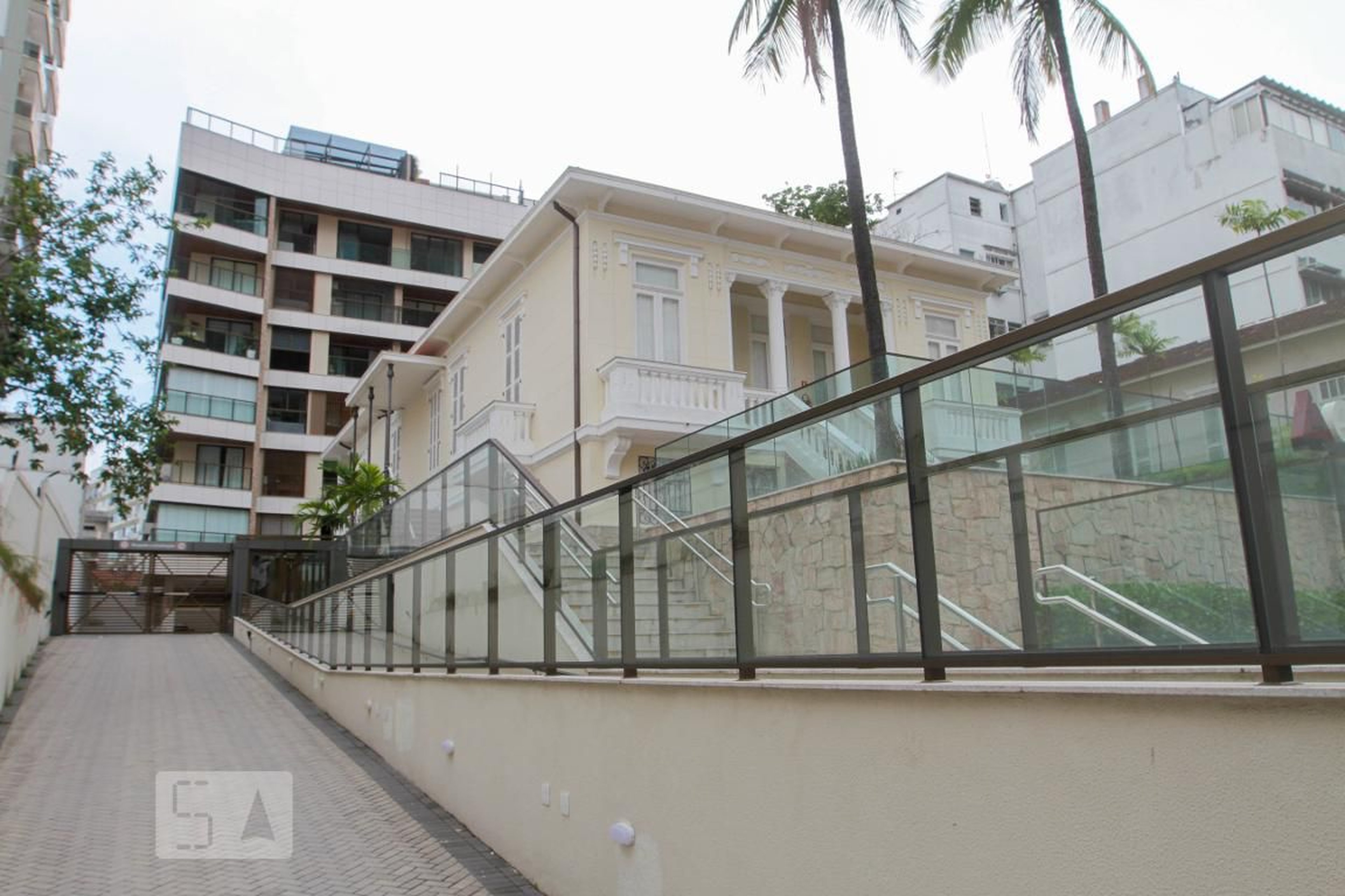 Fachada do Prédio Condomínio Botanique 211