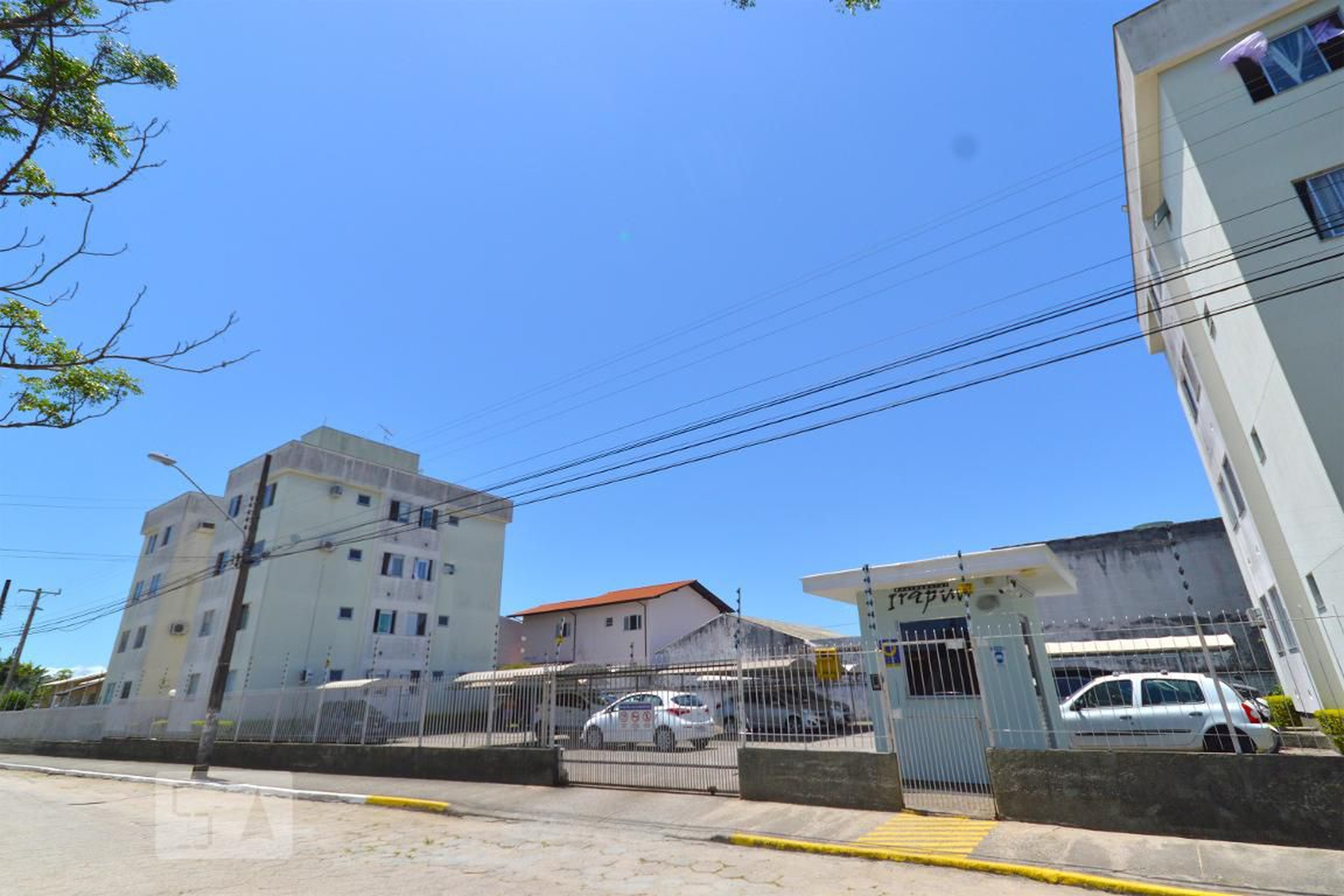 Fachada do condomínio Condomínio Irapuã