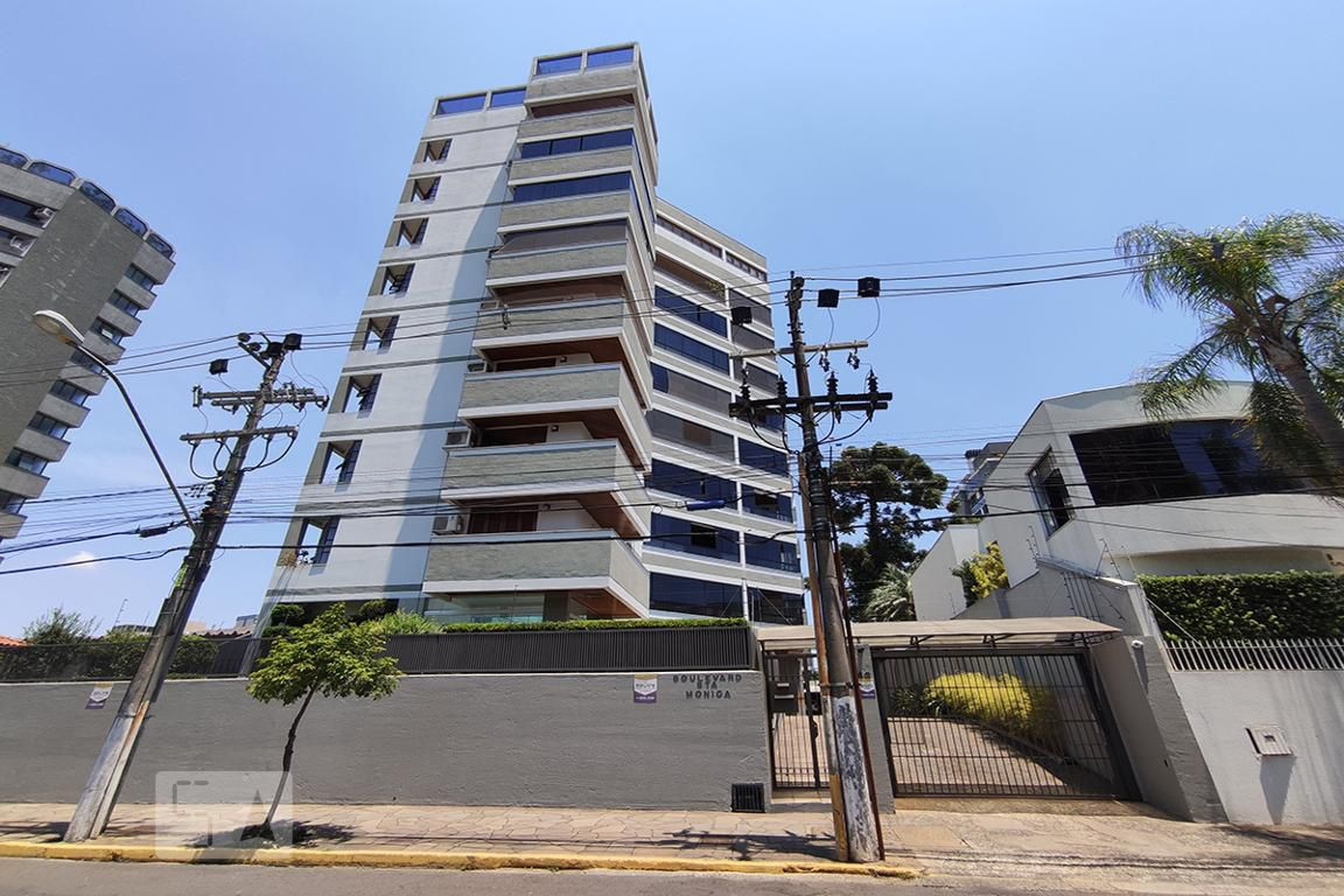 Fachada do Condomínio Condomínio em Rua Imperatriz Leopoldina, 502