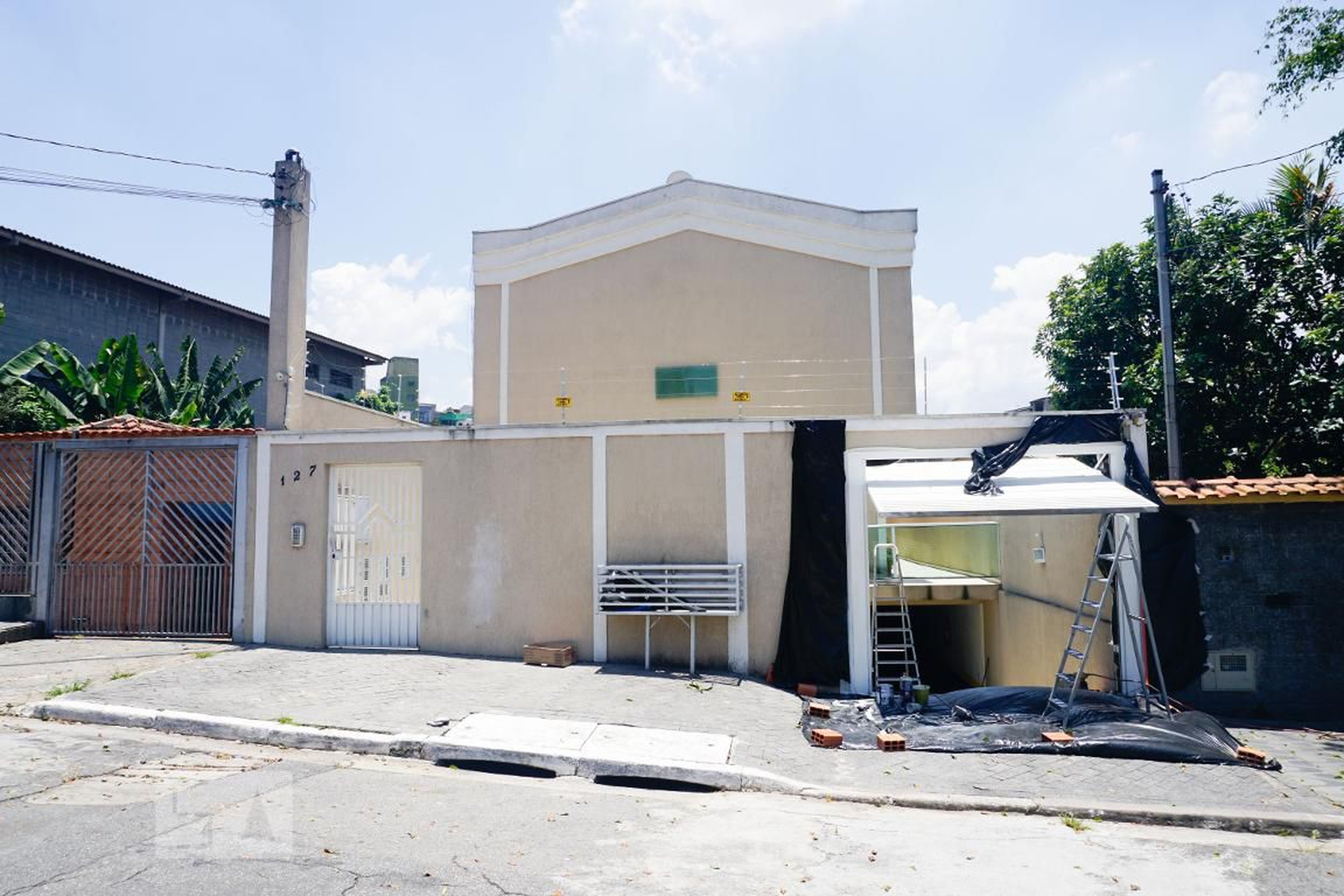 Fachada do Condomínio Condomínio em Rua Antônio Tertuliano, 127