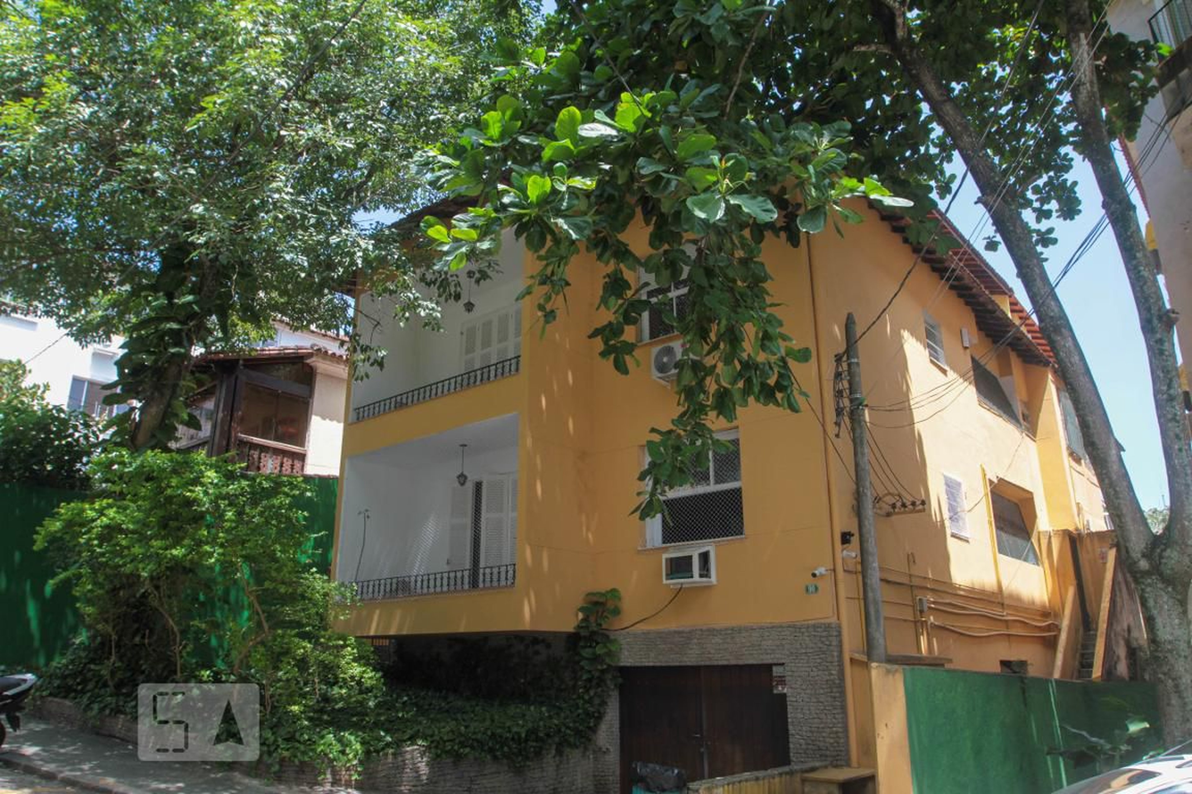 Fachada do Prédio Condomínio em Rua Araucária, 90