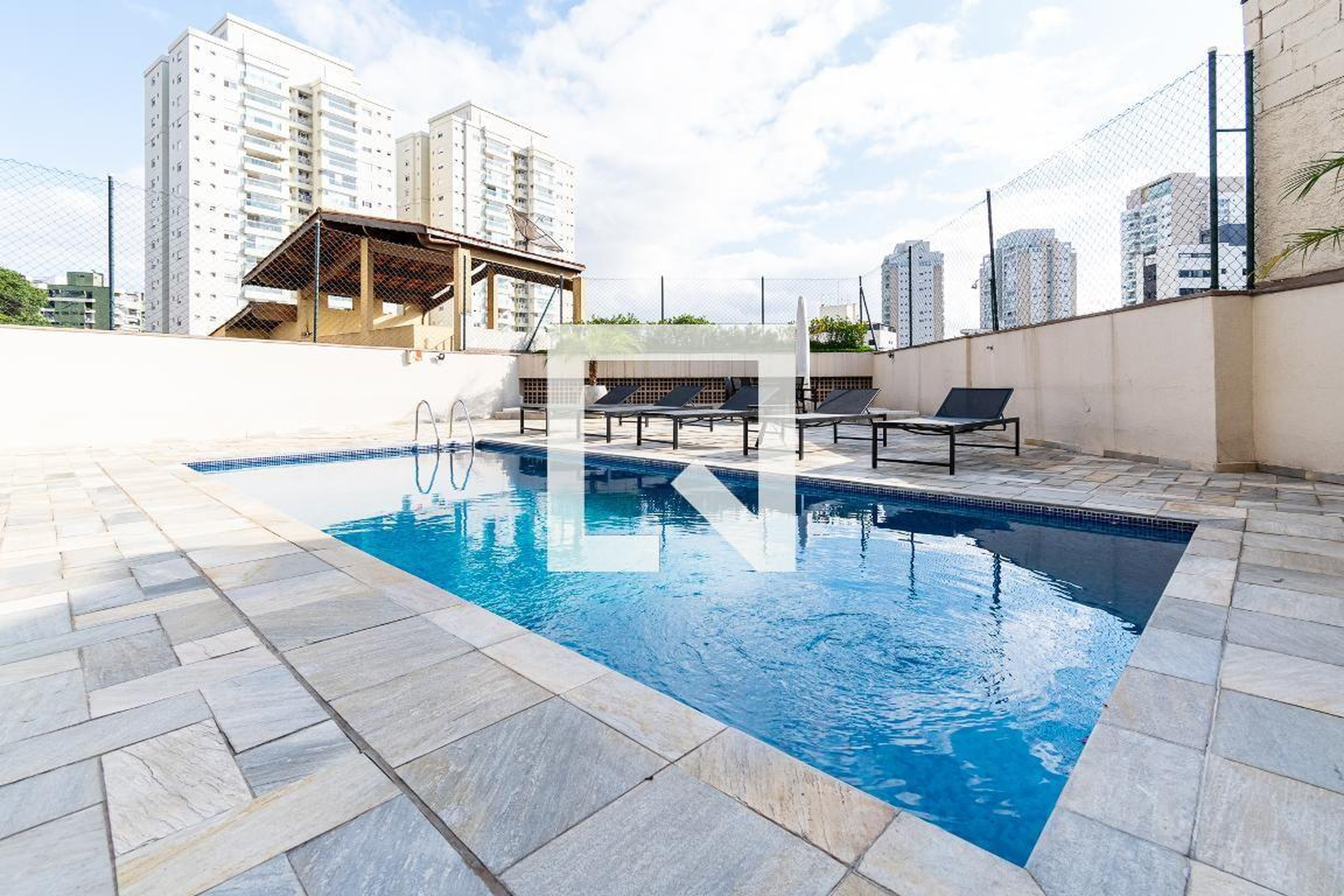 Piscina - Edifício Airosa