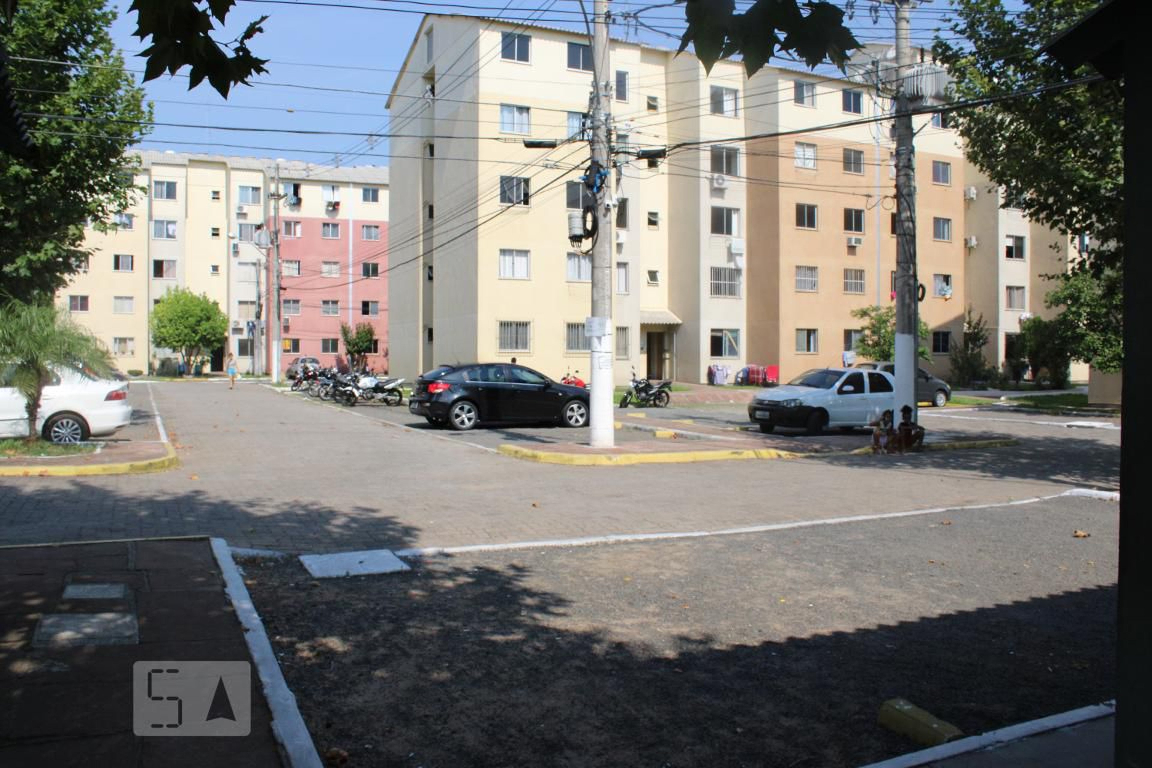 Condomínio - Plátanos