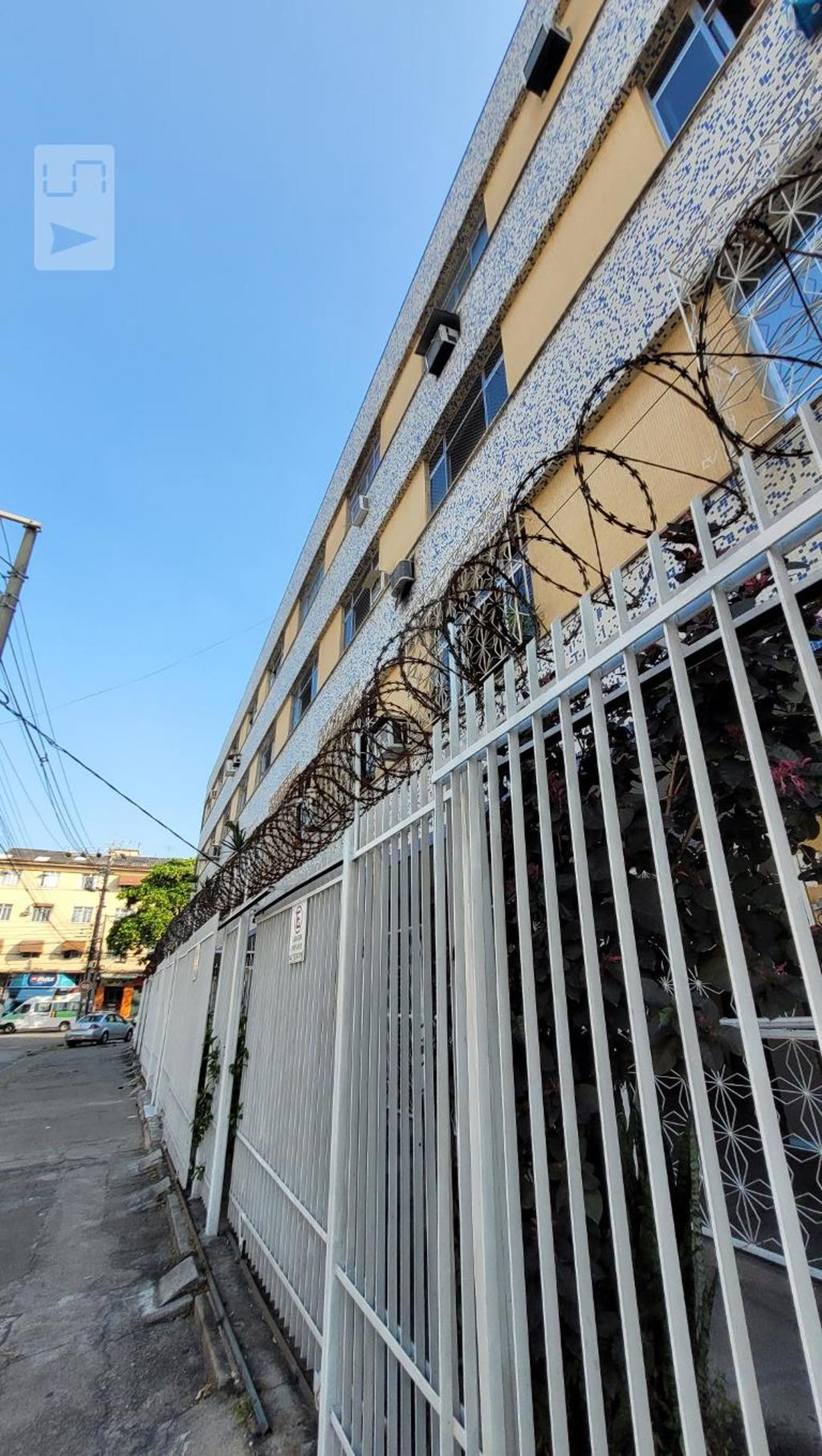 Fachada Condomínio em Rua Doutor Luis Gaudie Ley, 15