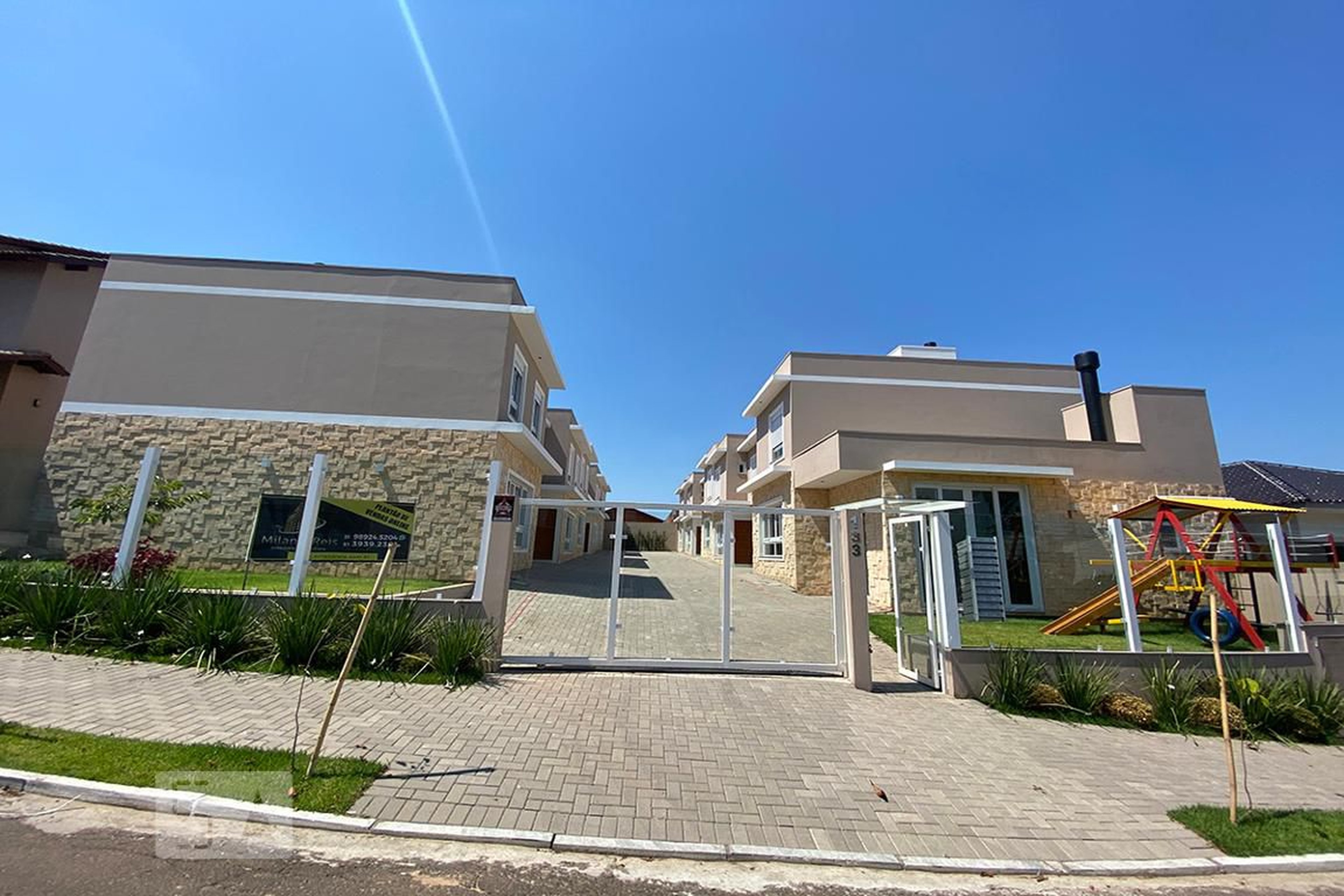 Fachada do Condomínio Condomínio em Rua Jahu, 133