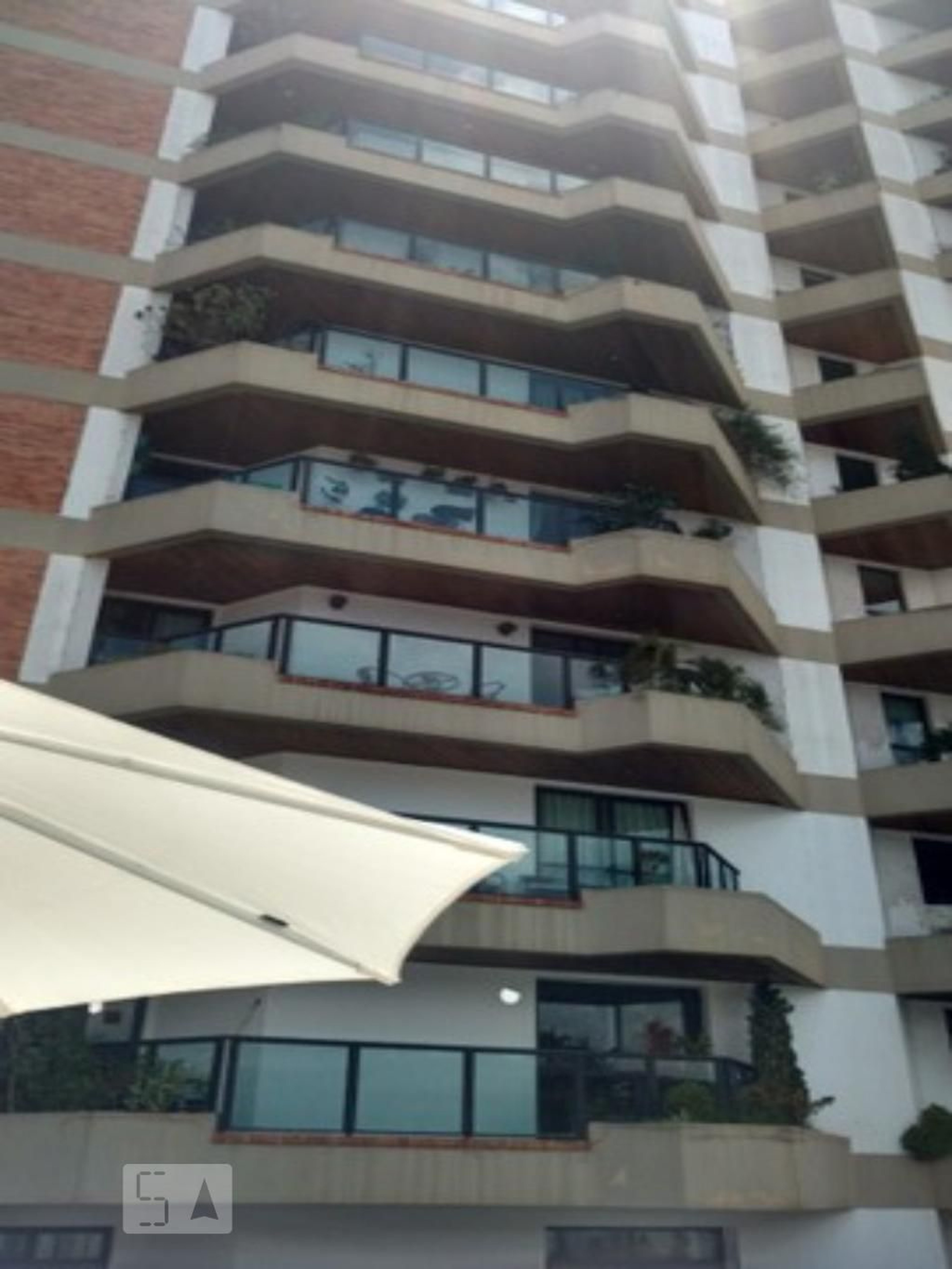 Área Externa - edificio Colombe DOr