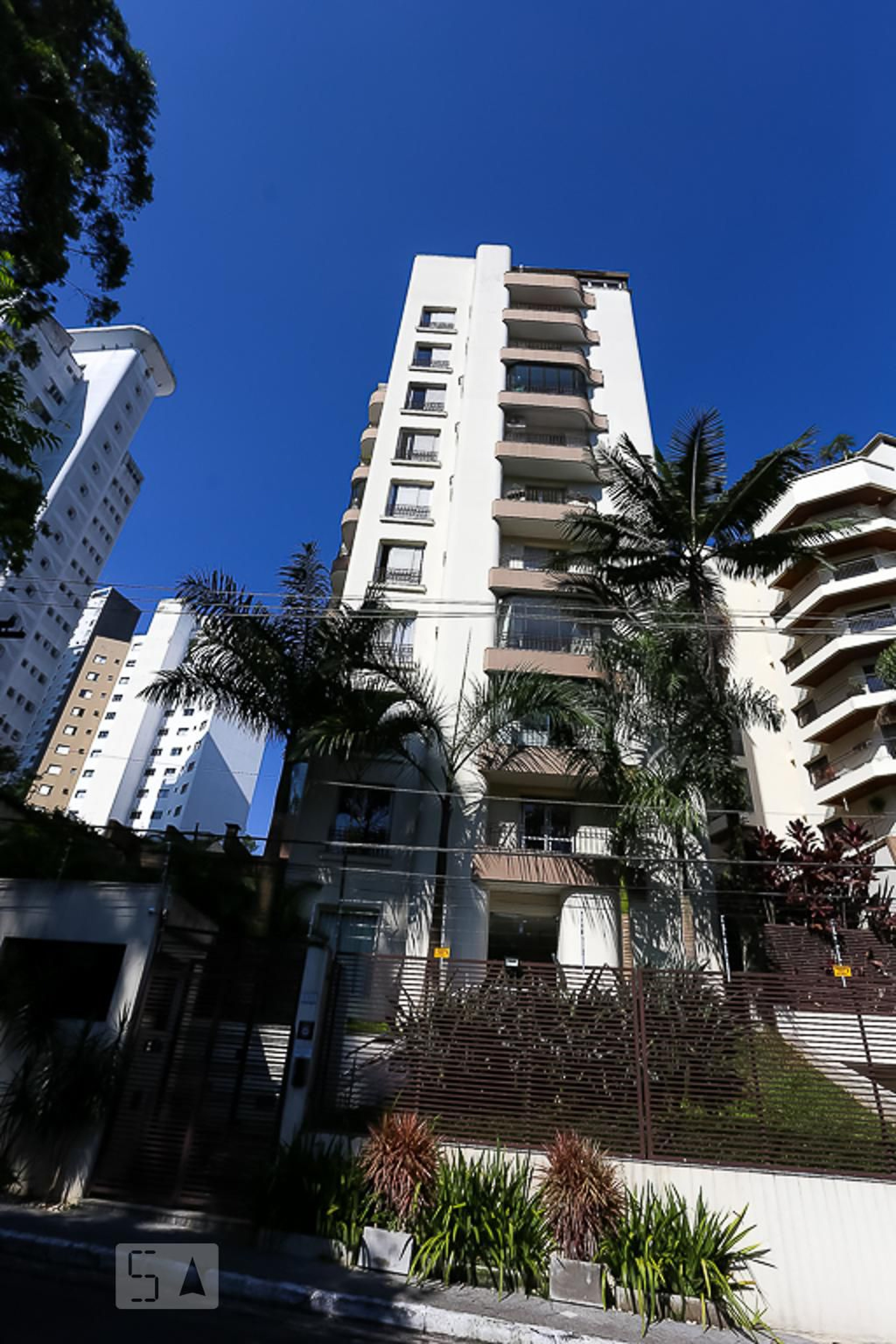 Fachada do Prédio Condomínio Maison Saint Laurence