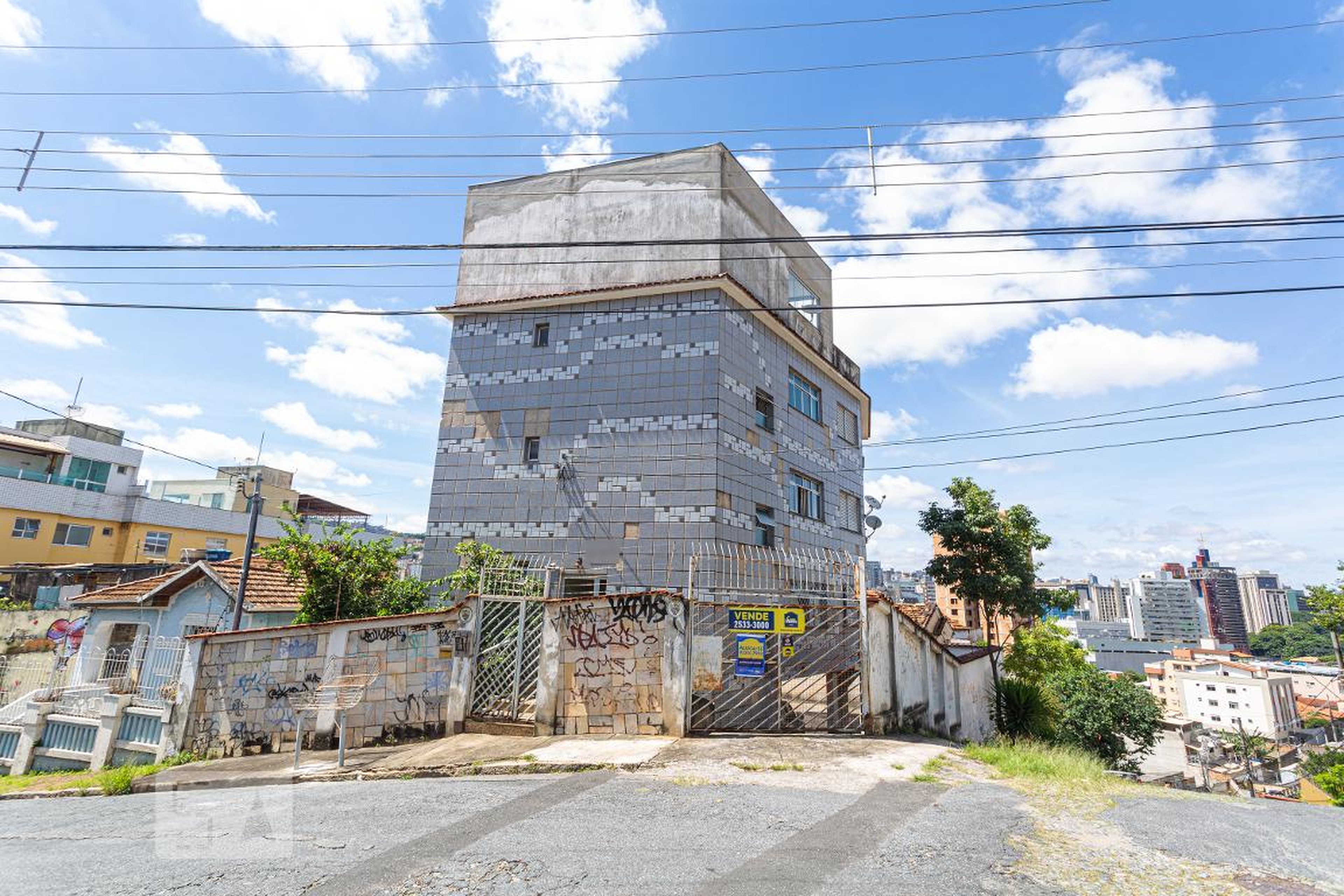 Fachada Condomínio em Rua Capitão Procópio, 10