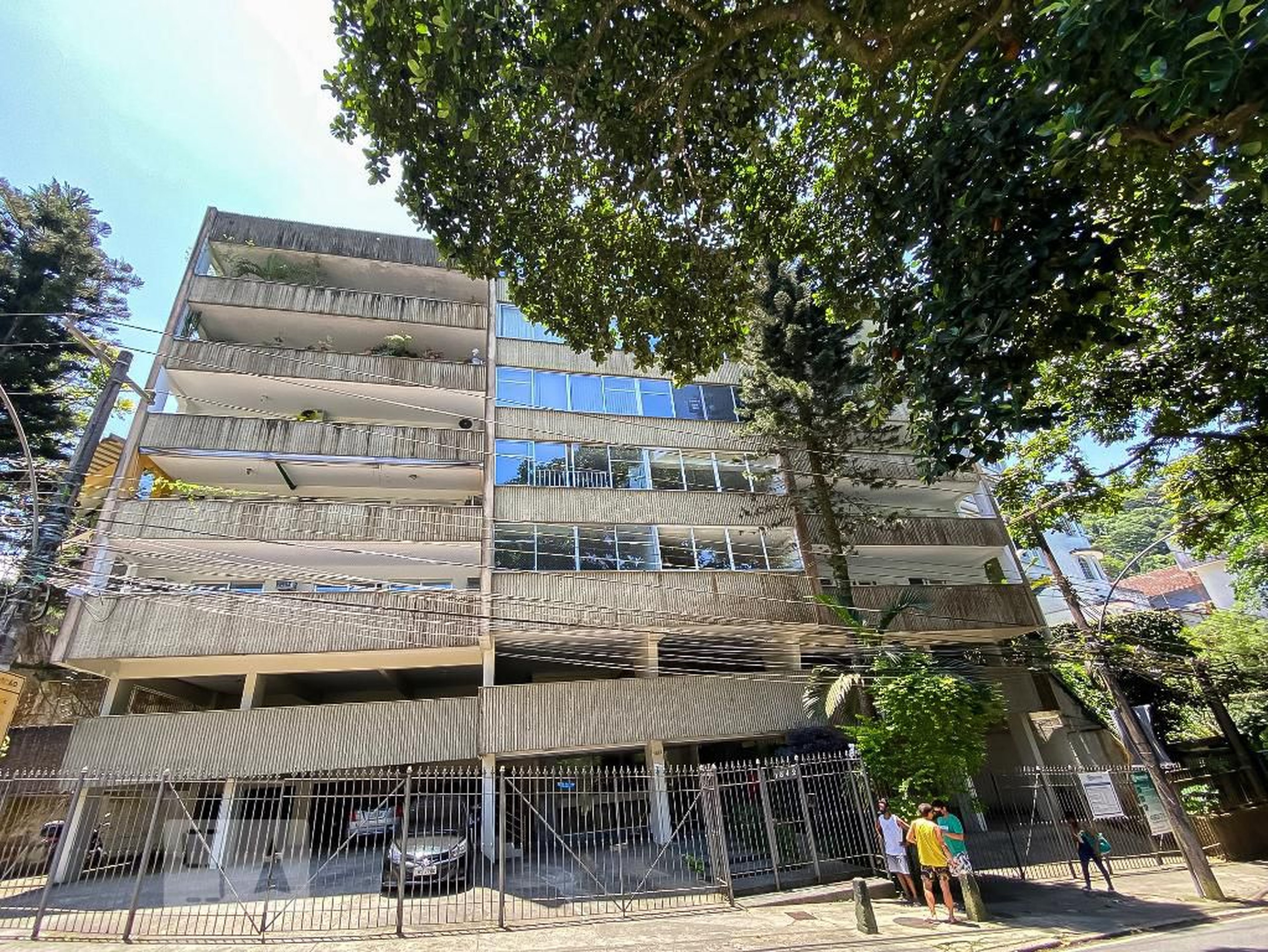 Fachada Condomínio em Rua Pacheco Leão, 1842