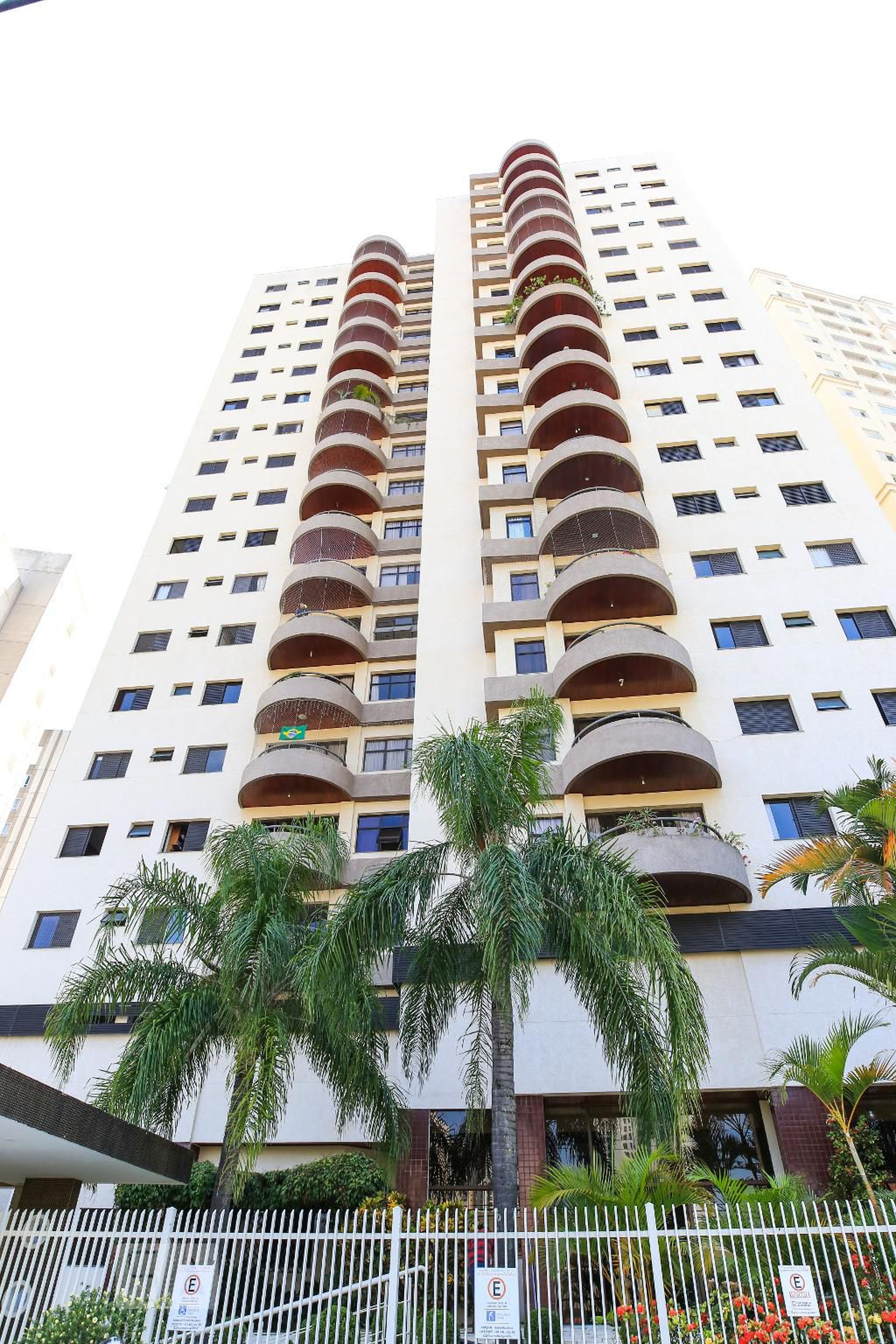 Fachada Condomínio London Palace