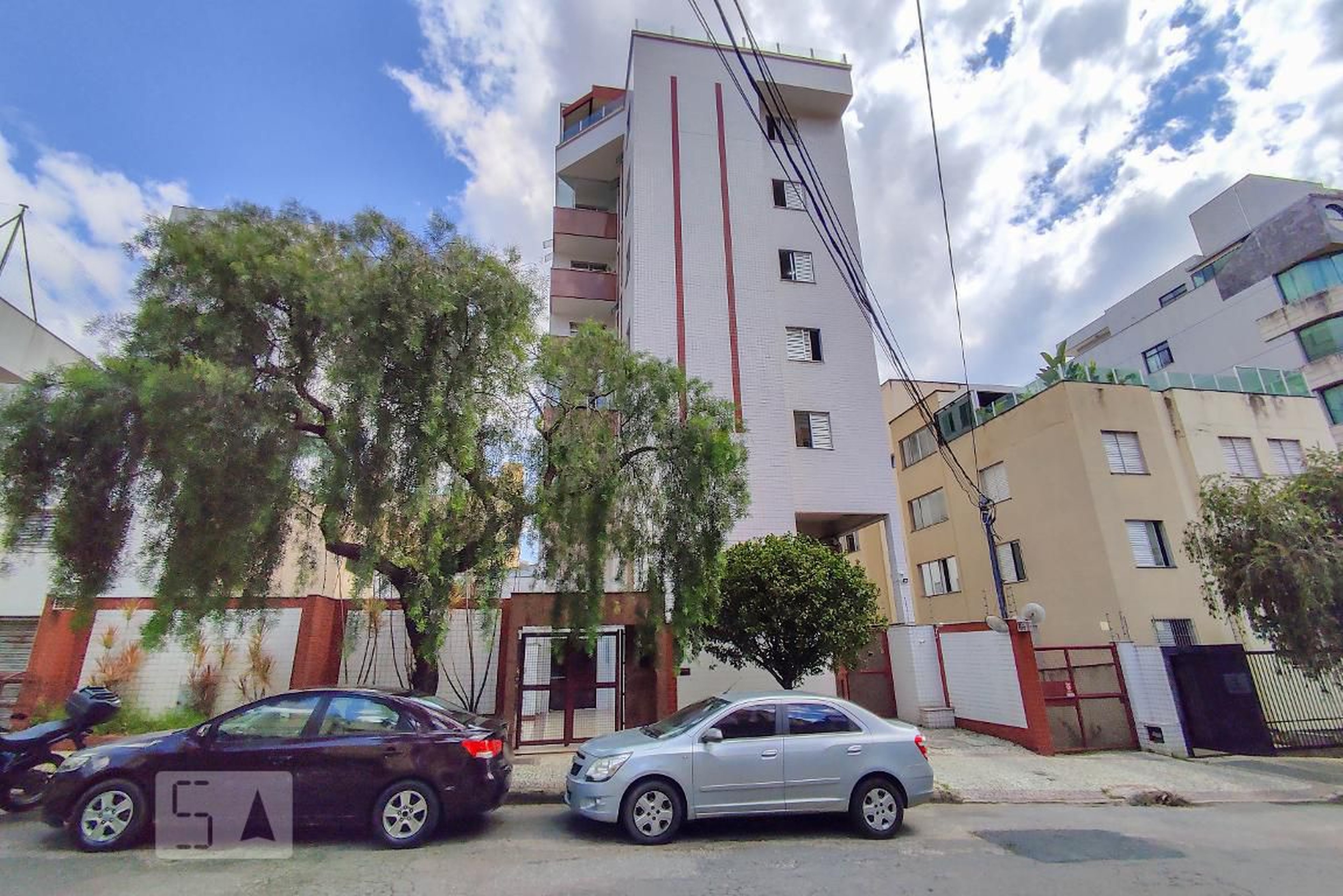 Fachada Condomínio em Rua Silvio de Oliveira Martins, 43