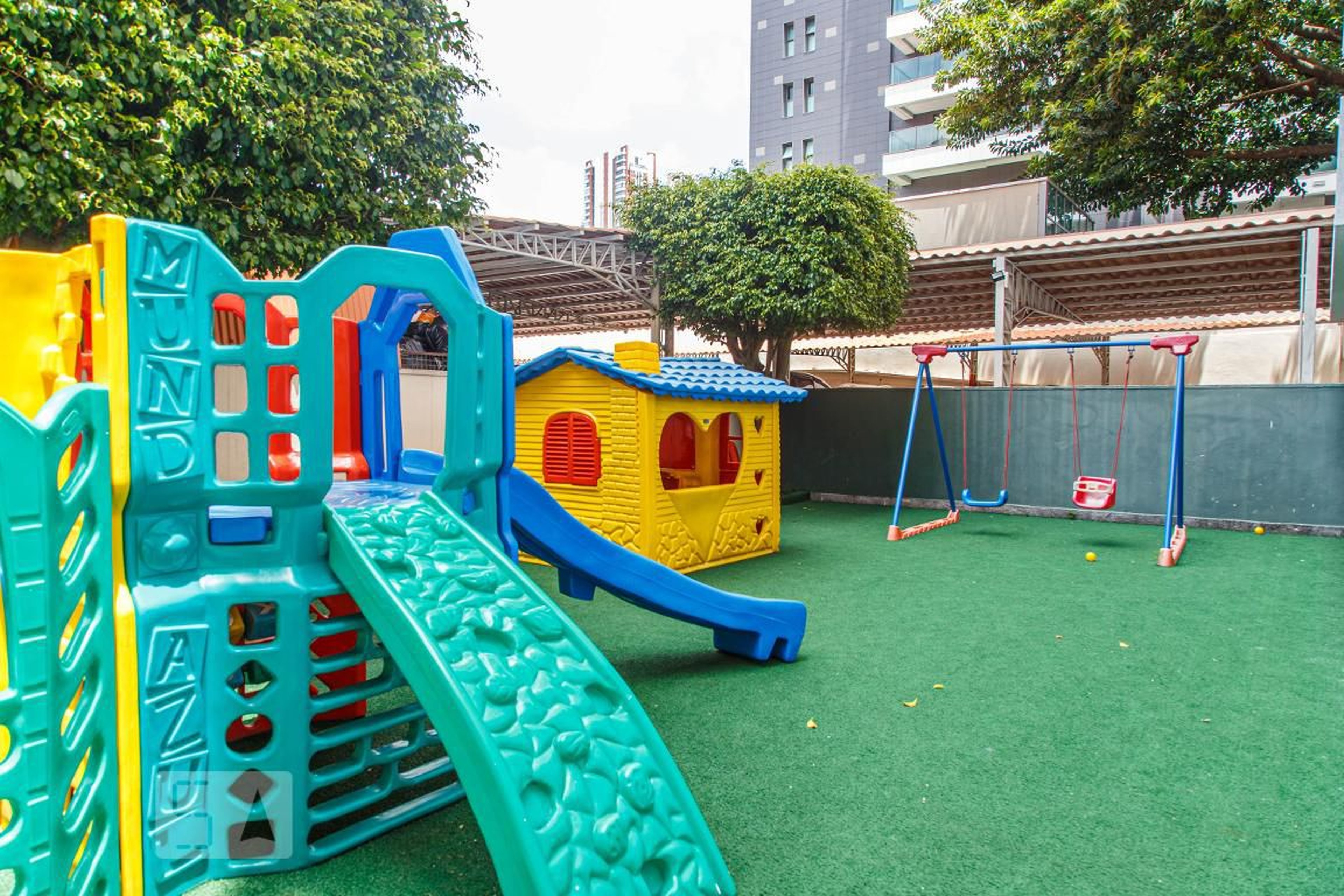 Playground - Edifício Miguel Cervantes
