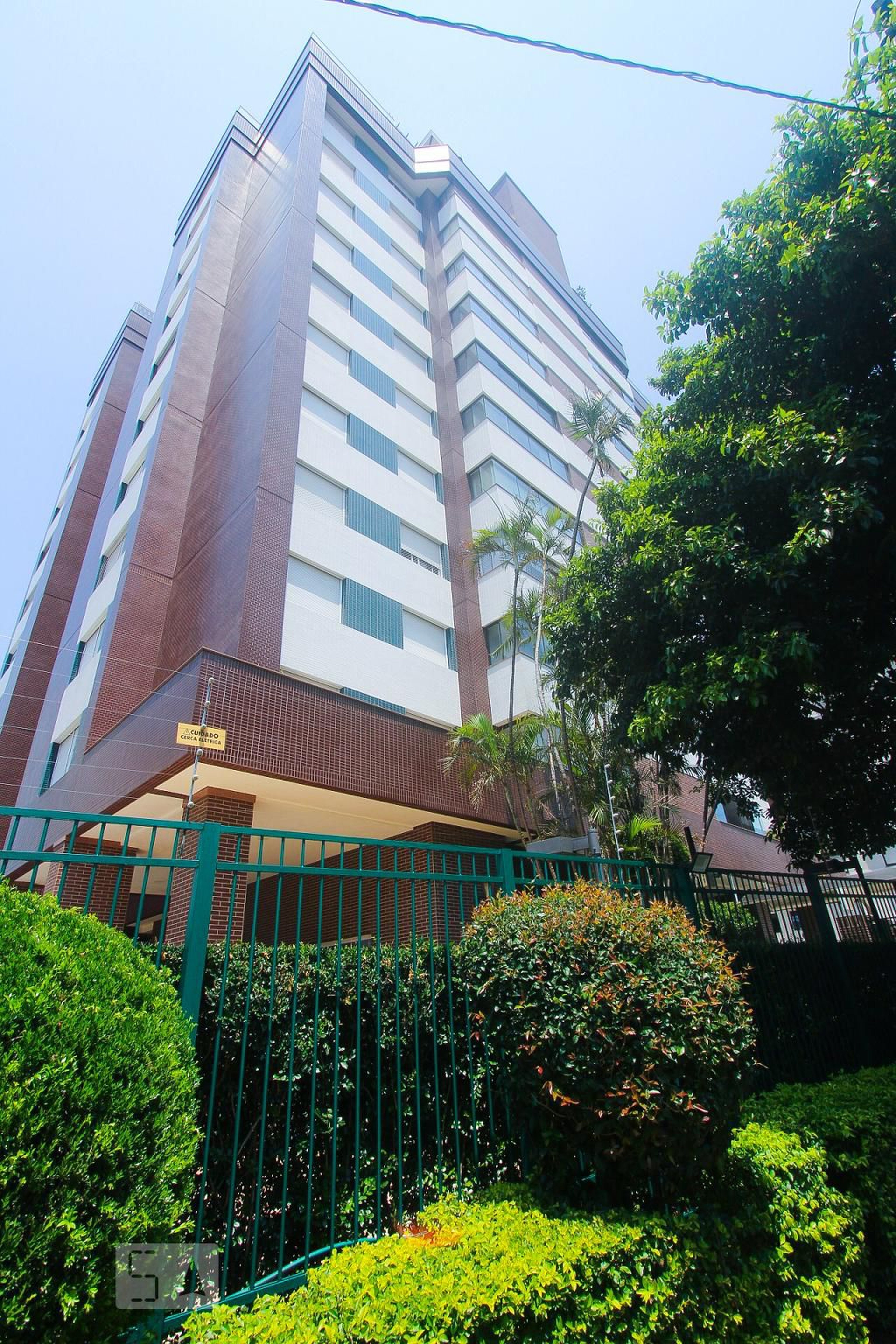 FACHADA Condomínio em Rua Ferreira Viana, 701