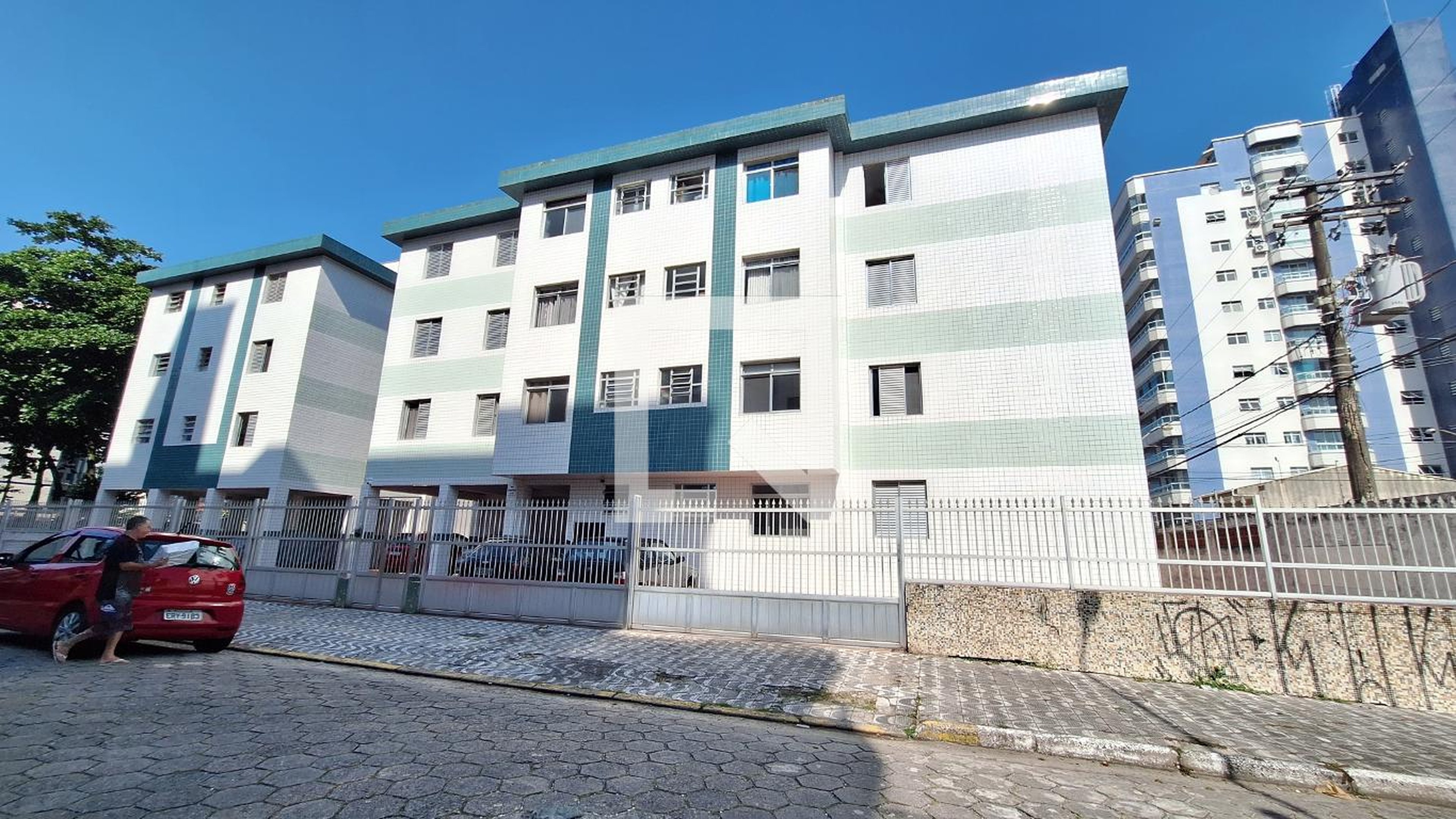 Fachada Condomínio em Rua Mexico, 778