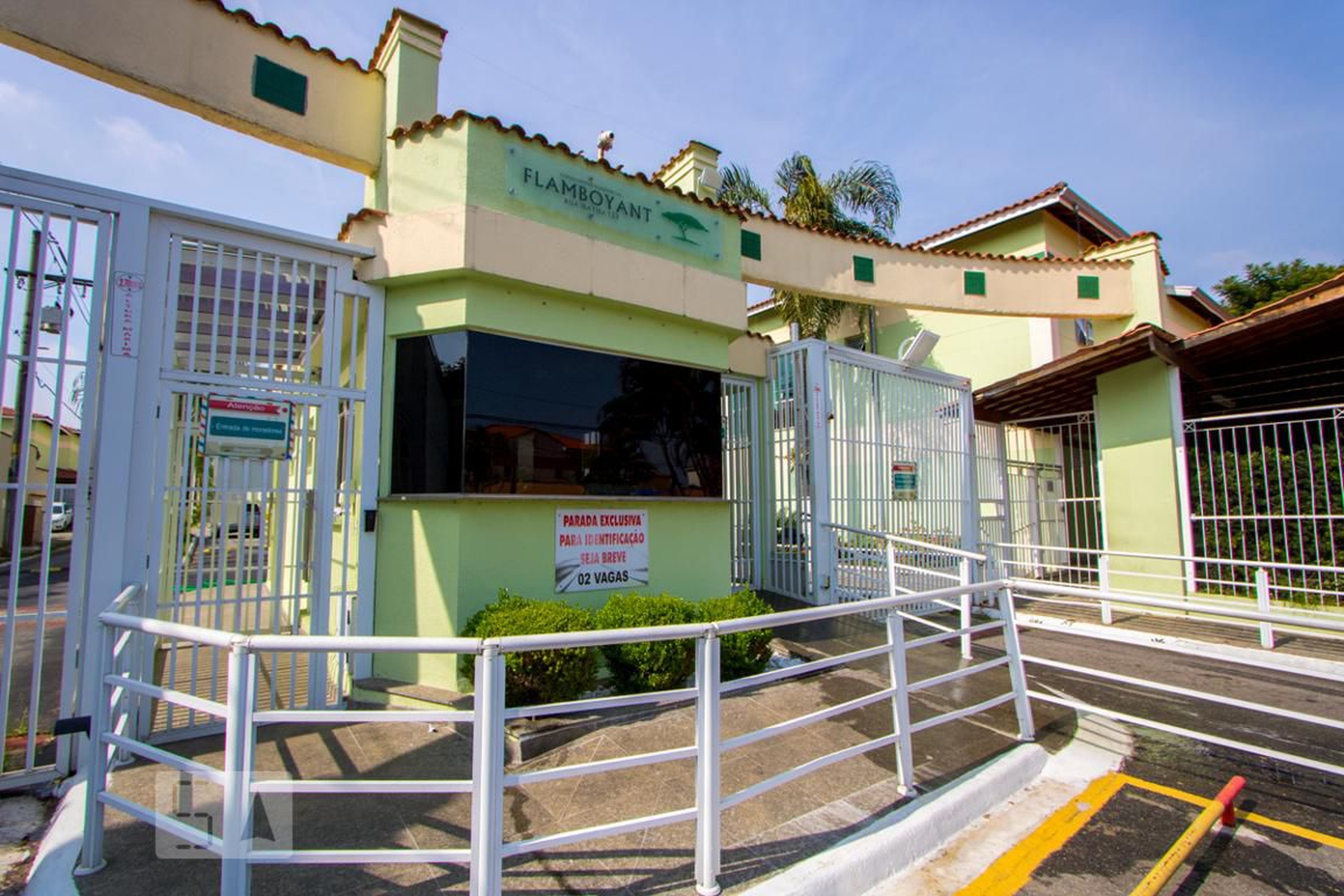 Fachada do Condomínio Residencial Flamboyant