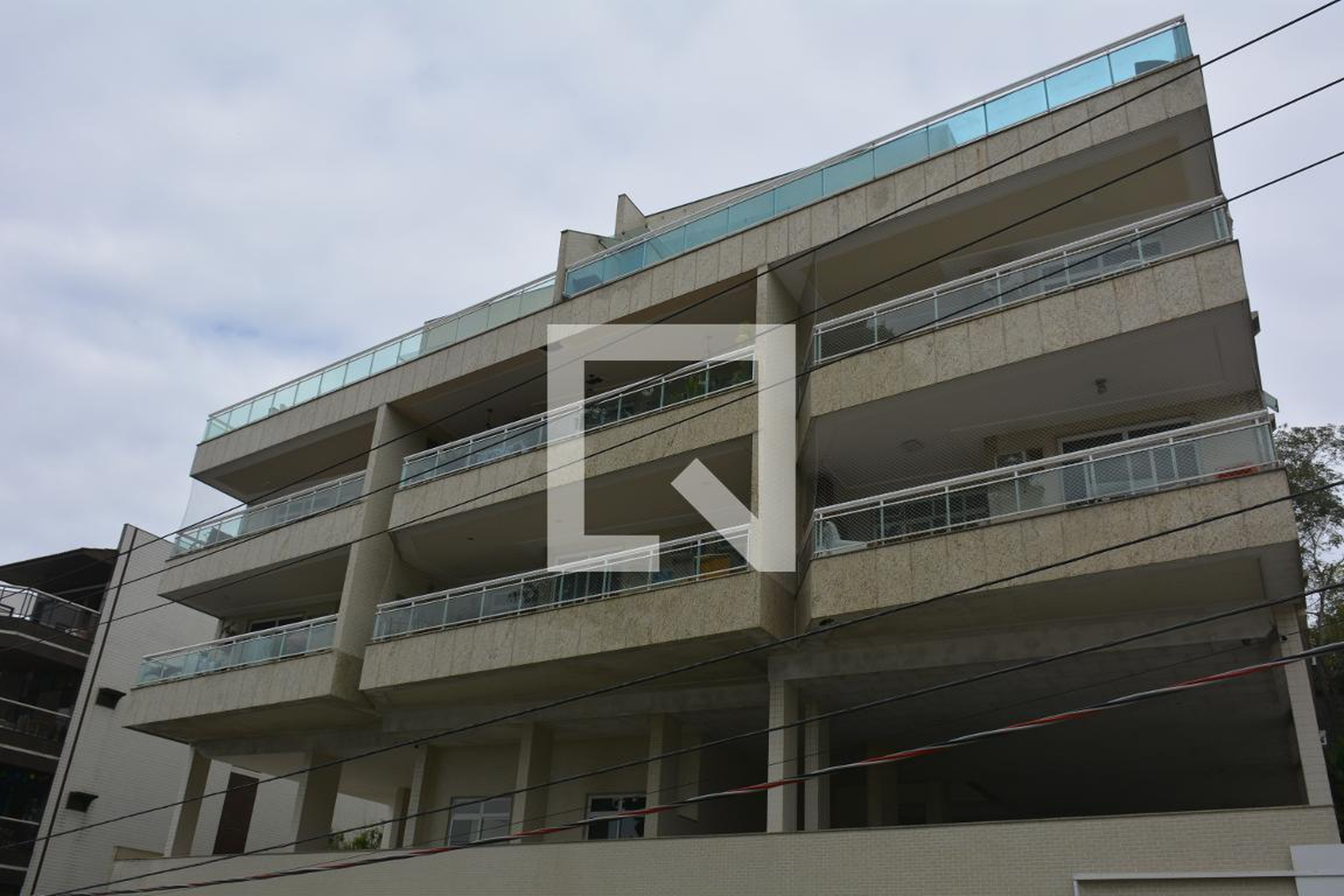 Fachada do Prédio Condomínio em Rua Morro do Ouro, 157