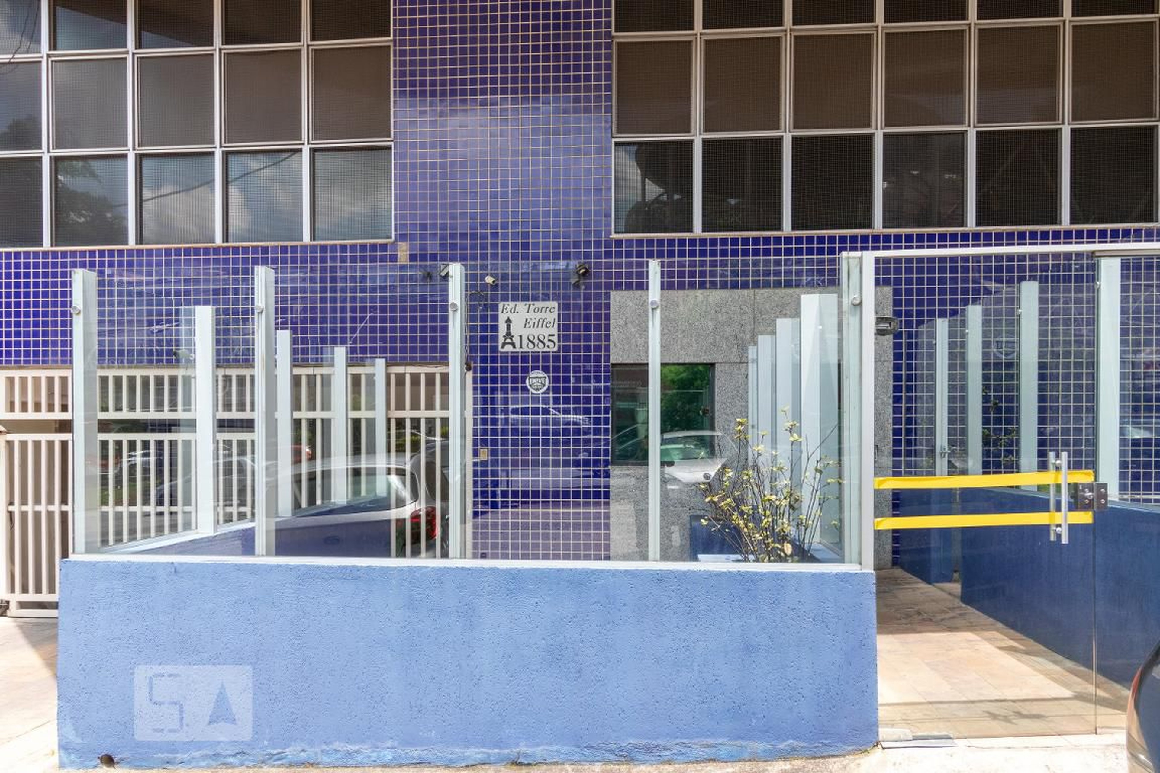 Fachada do Prédio Edifício Torre Eiffel