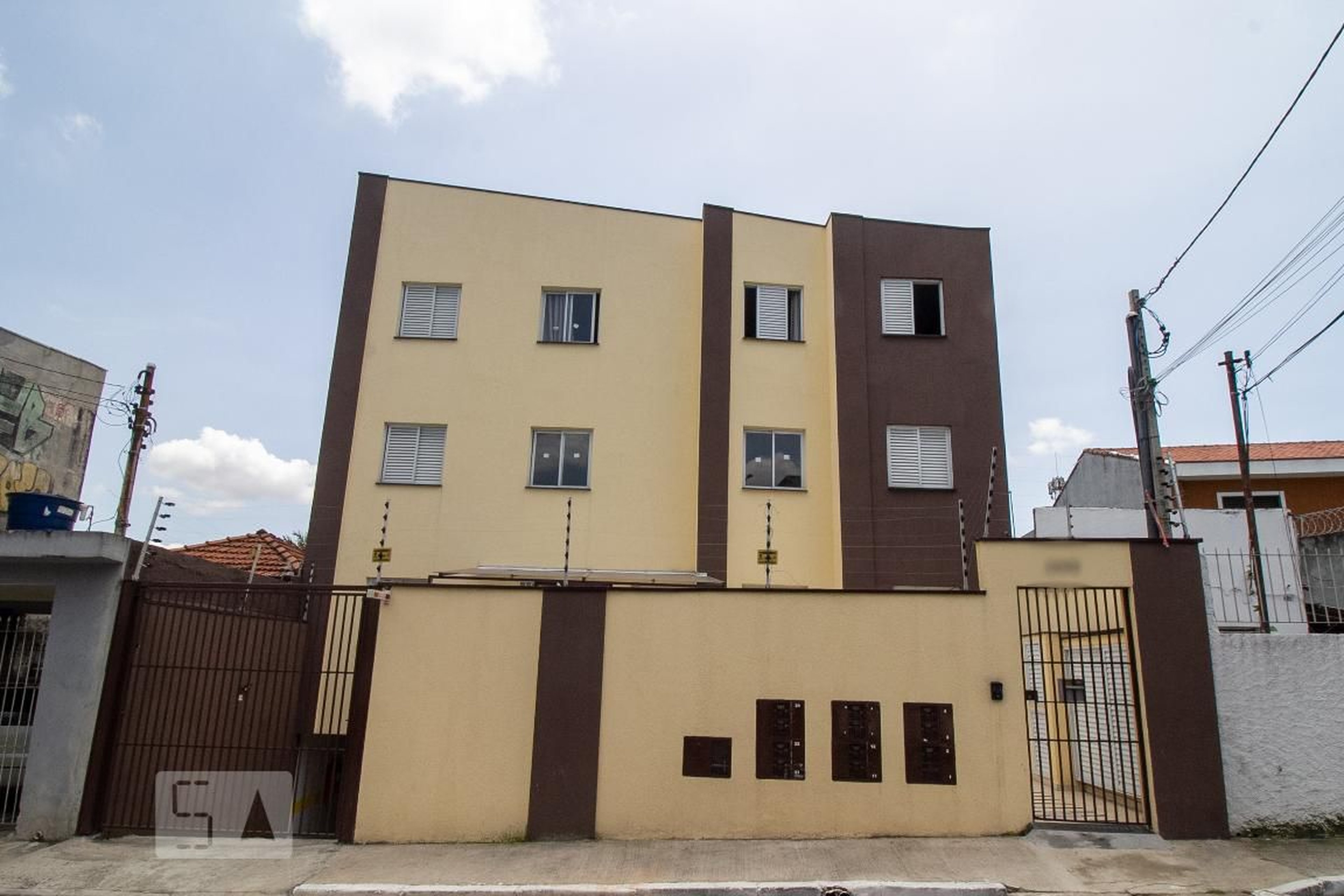 Fachada do Condomínio Condomínio Louisiana II