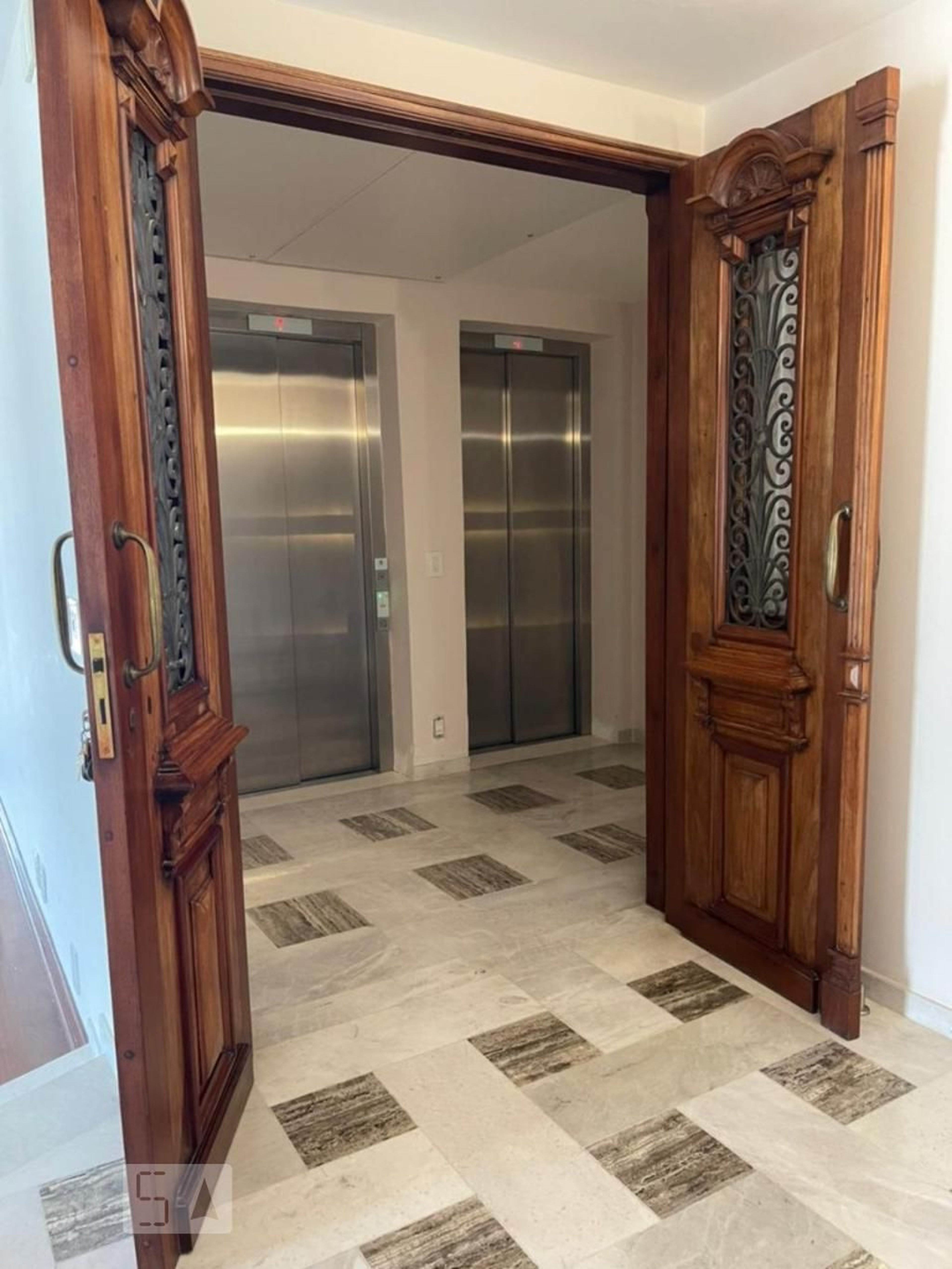 Hall Condomínio Plaza Athenee