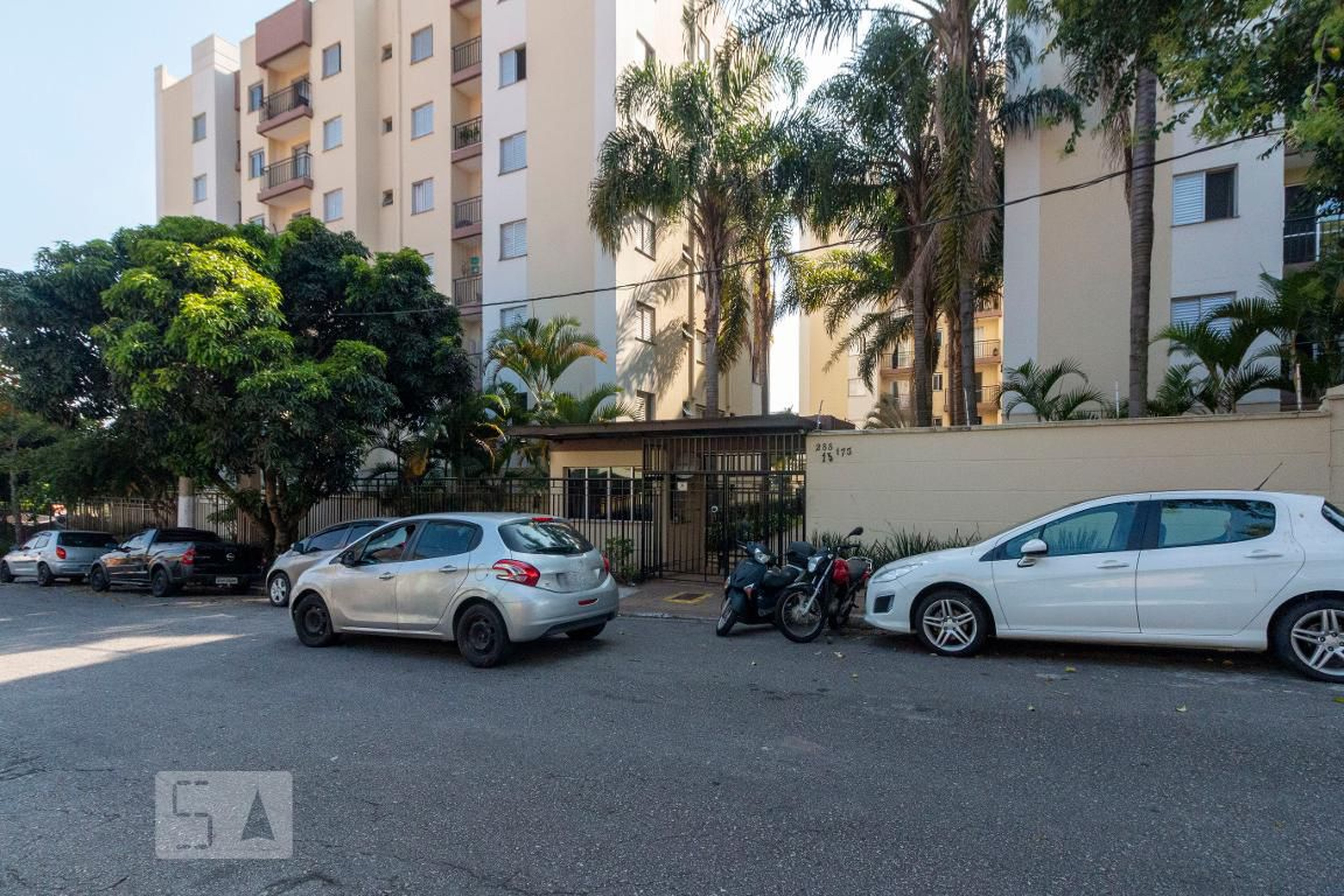 Fachada Condomínio Camp Del Fiori