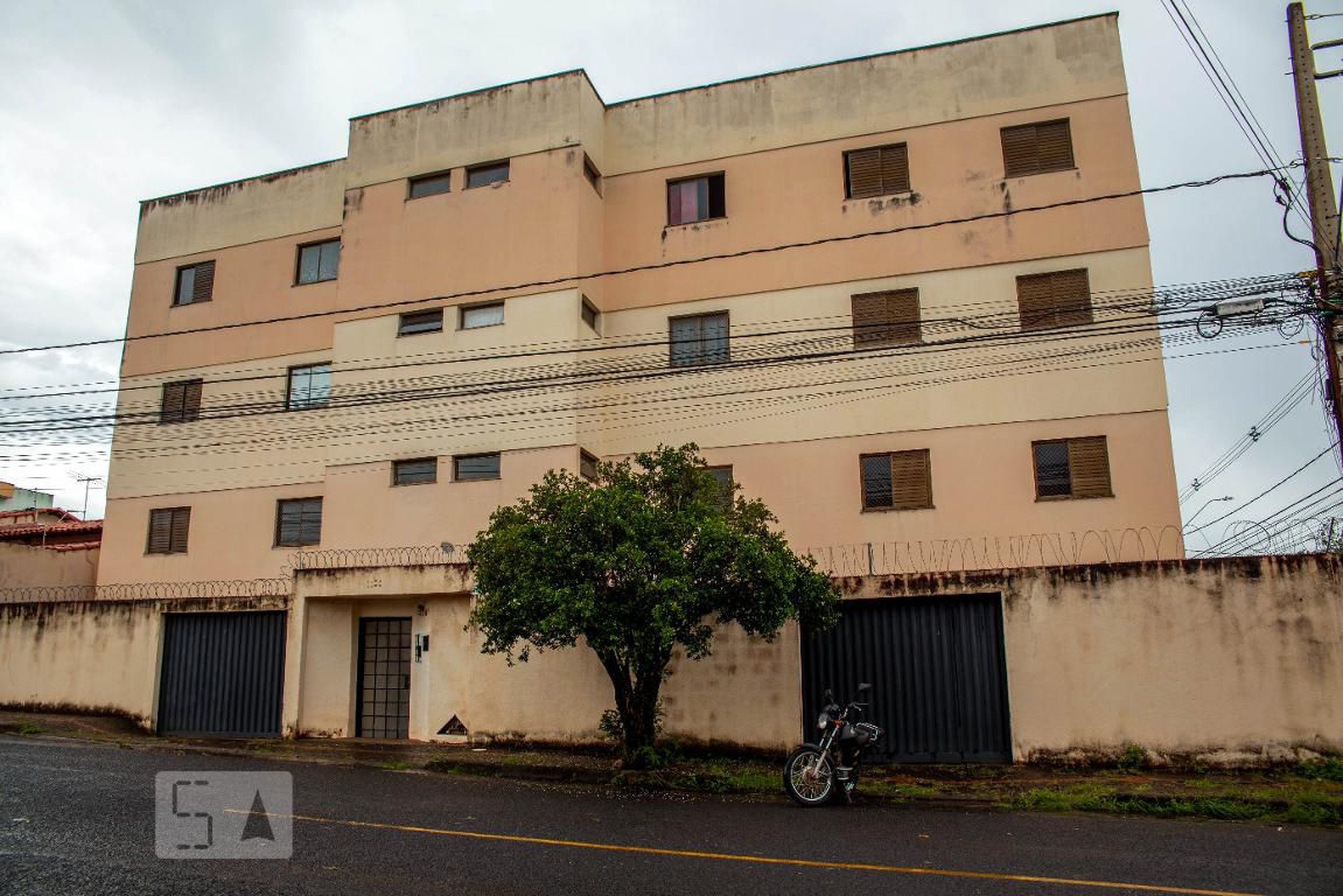 Fachada Condomínio em Rua Patrulheiro Osmar Tavares, 1445