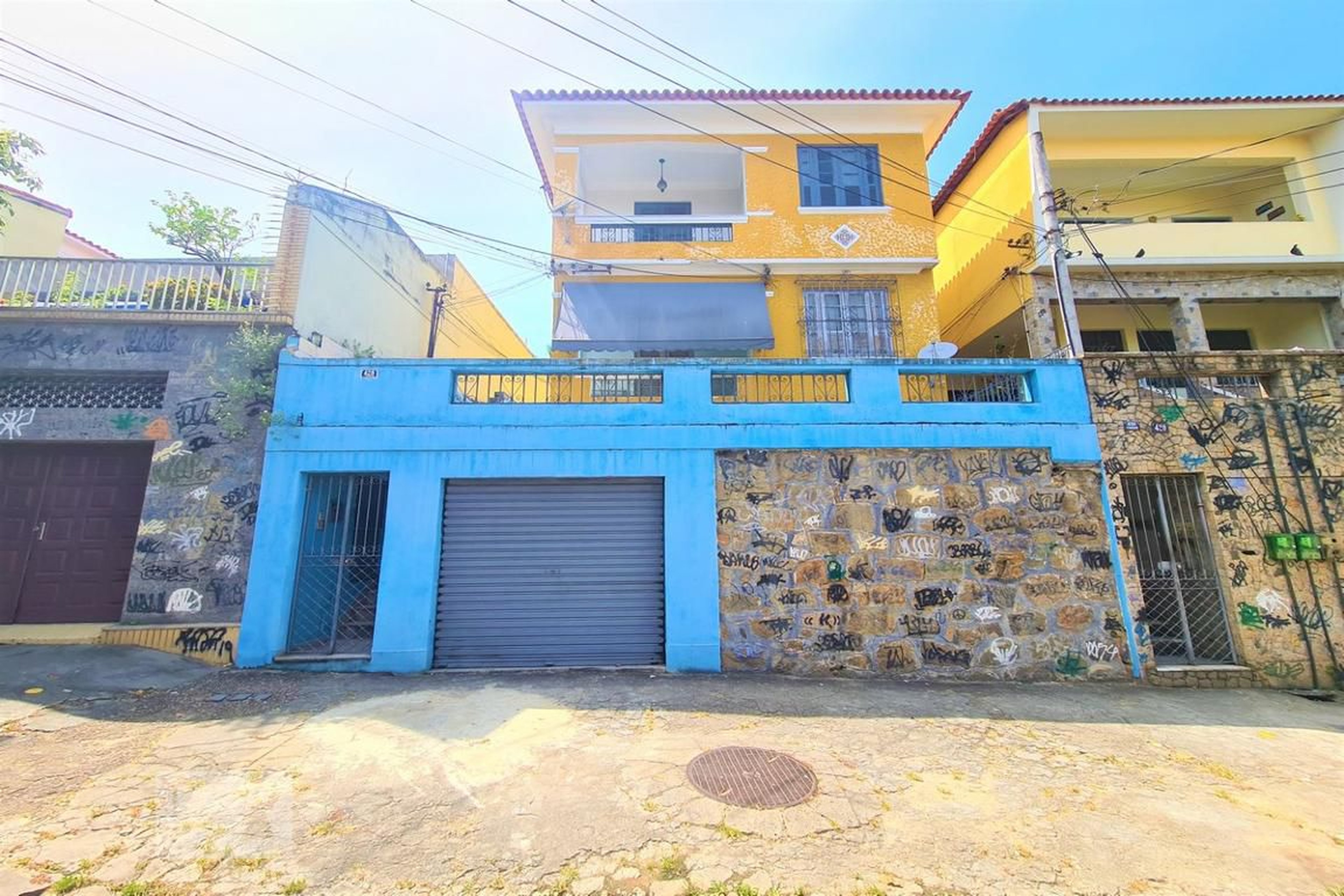 Fachada Condomínio em Rua Miguel Fernandes, 428