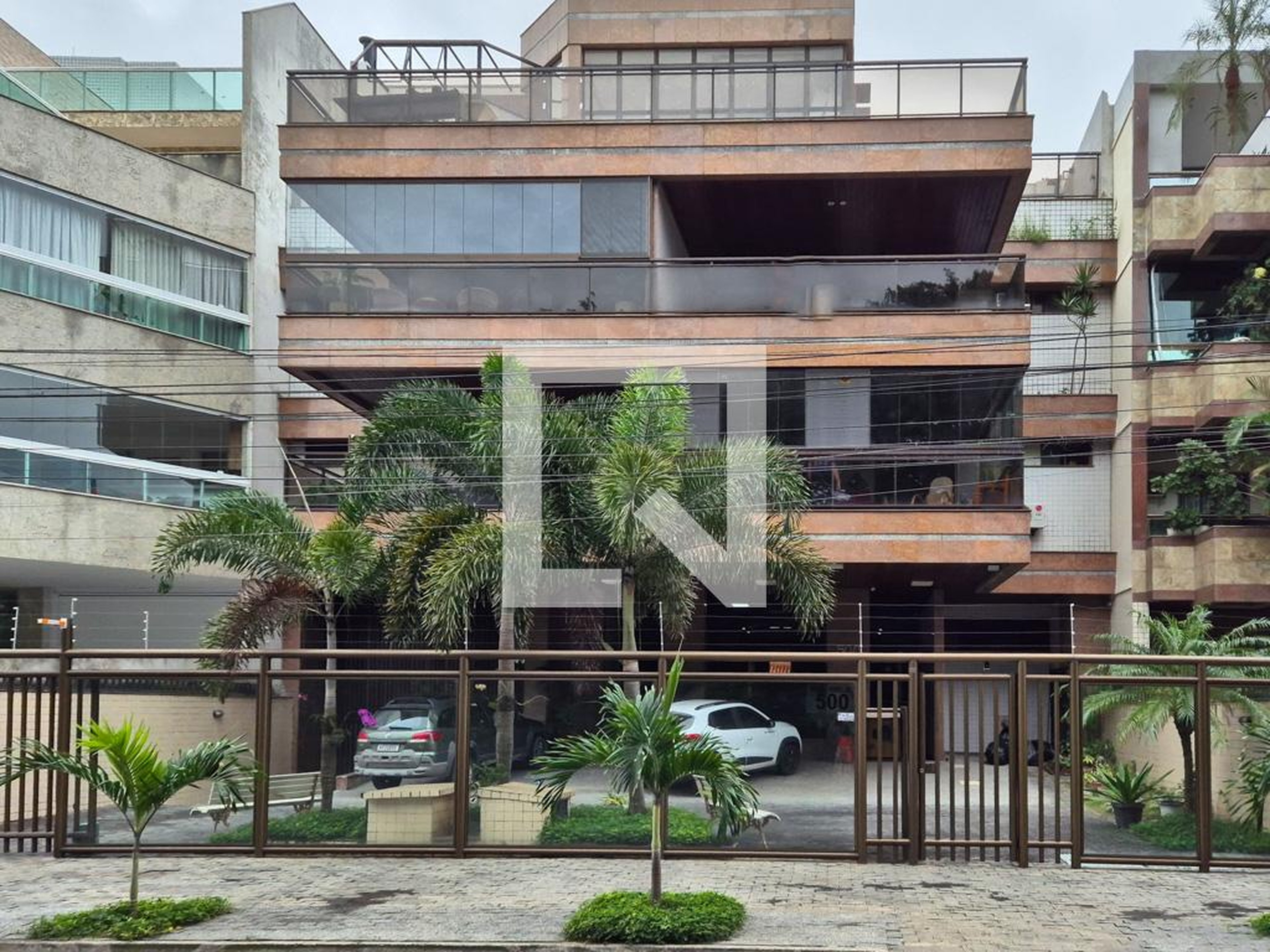 Fachada do Prédio Condomínio Riche I