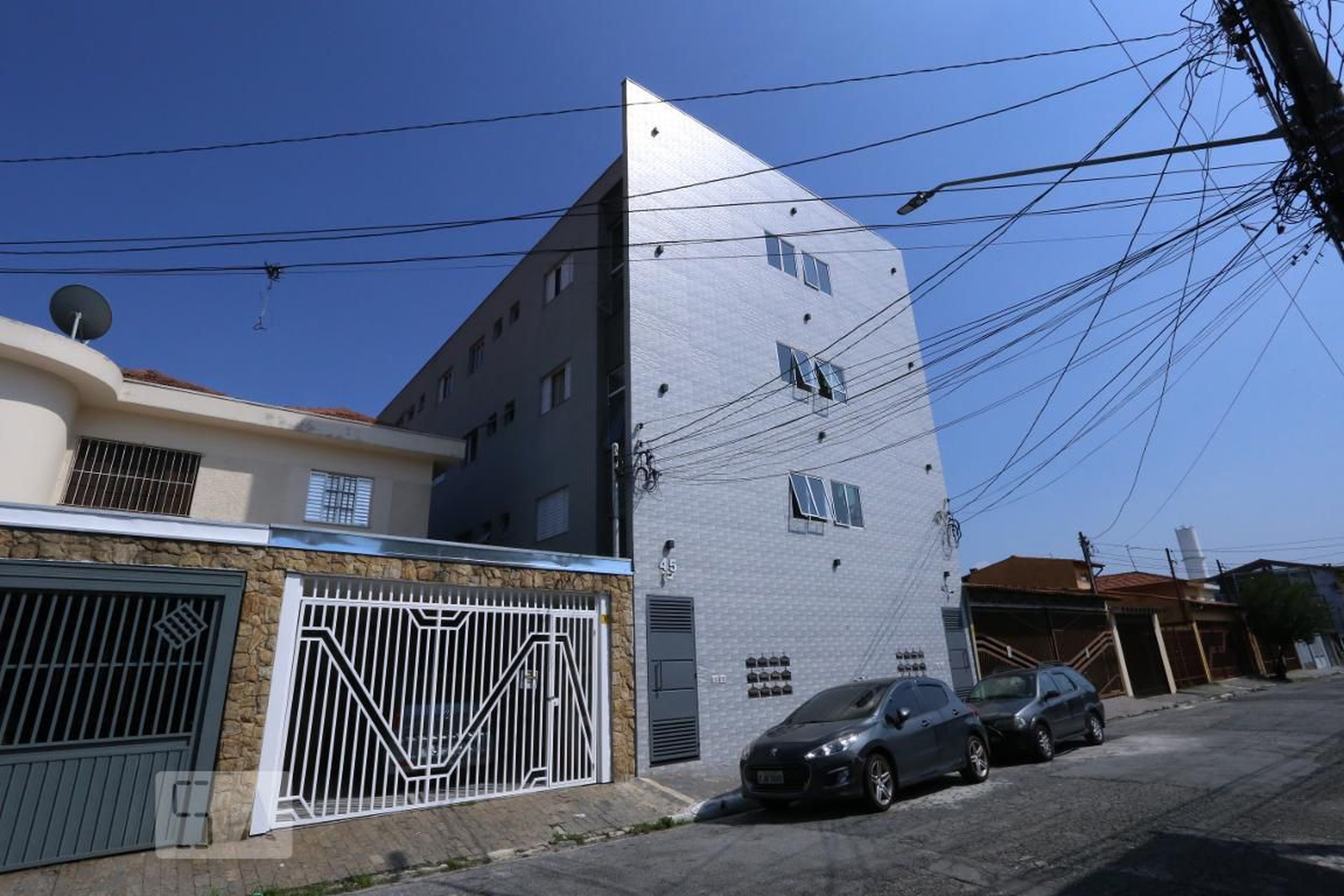 Fachada do Prédio Condomínio em Rua Henrique Carnicelli, 45