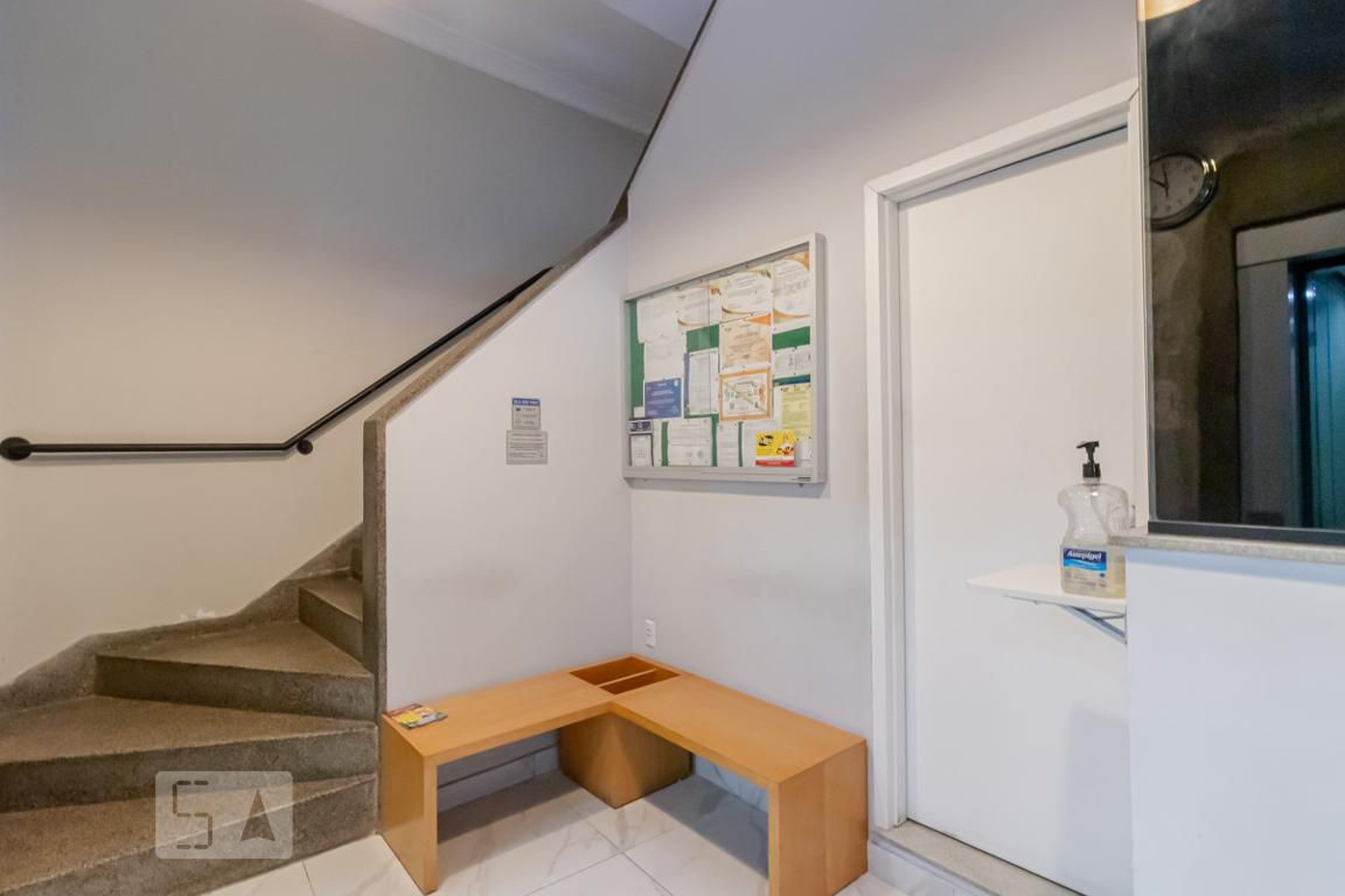 Hall de Entrada - Galeria Comercial 249 |Edifício Monte Fuji  Residencial