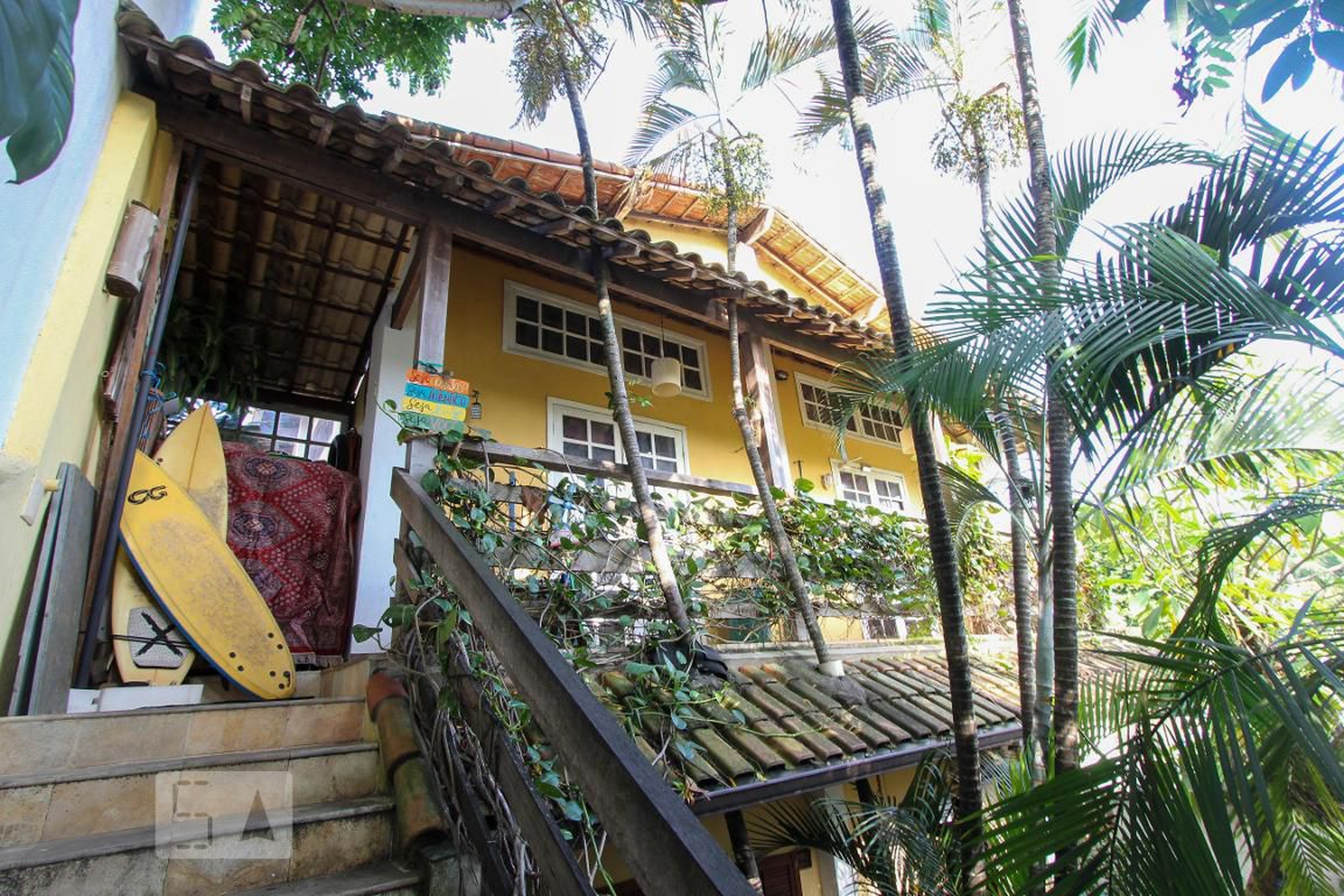 Fachada Condomínio em Rua Valentim Duhnam, 382