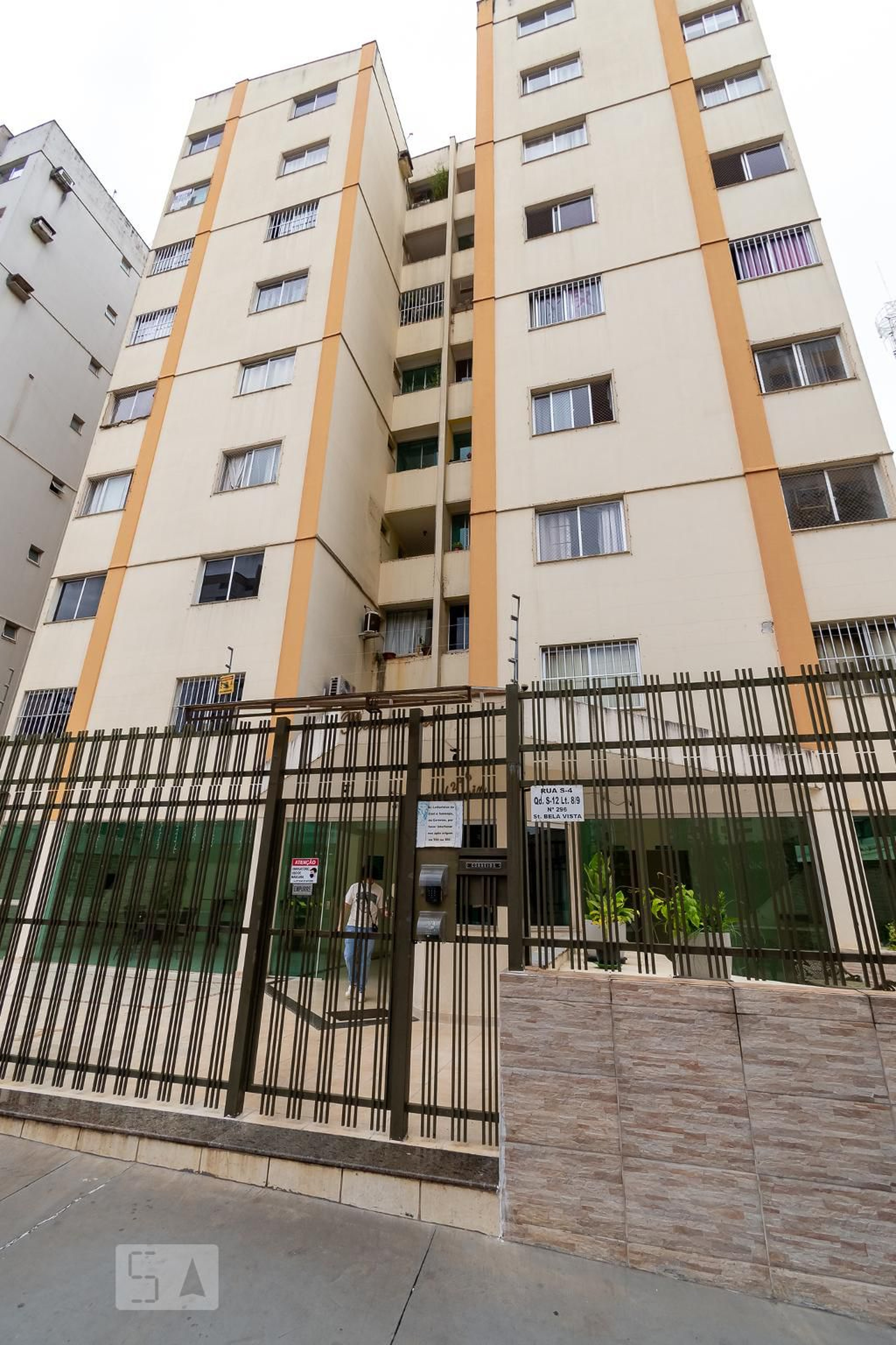 Fachada Condomínio em Rua S 4, 296