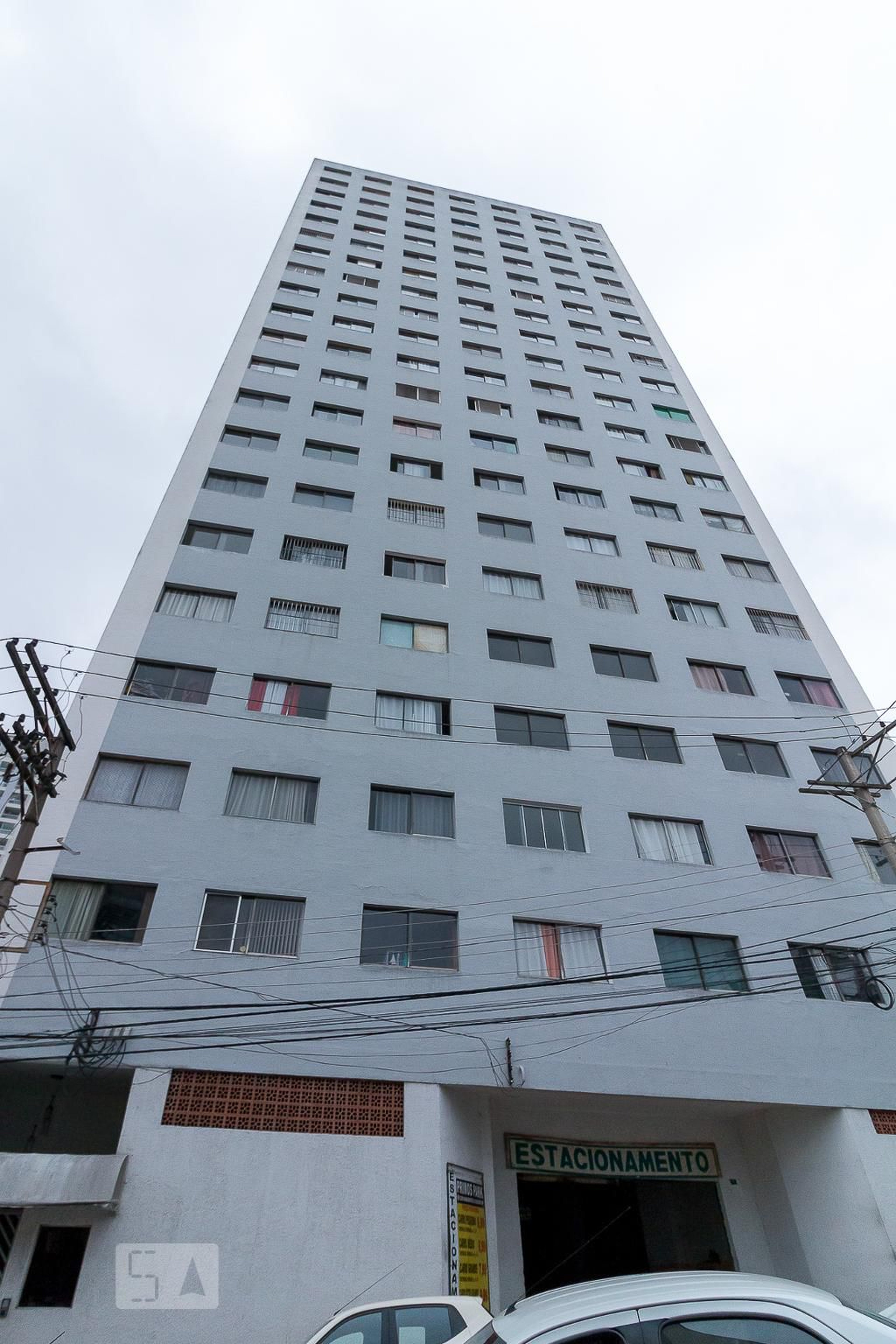 Fachada do prédio Condomínio em Rua Cerqueira César, 112