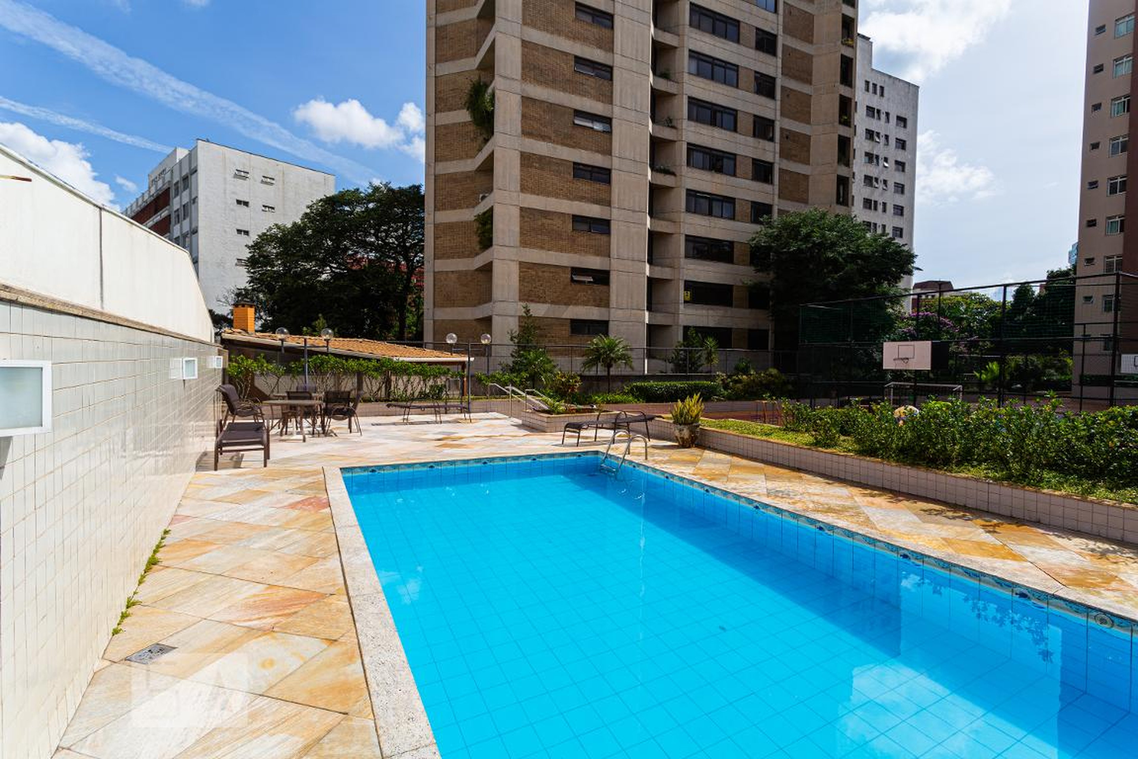 Área da Piscina - 