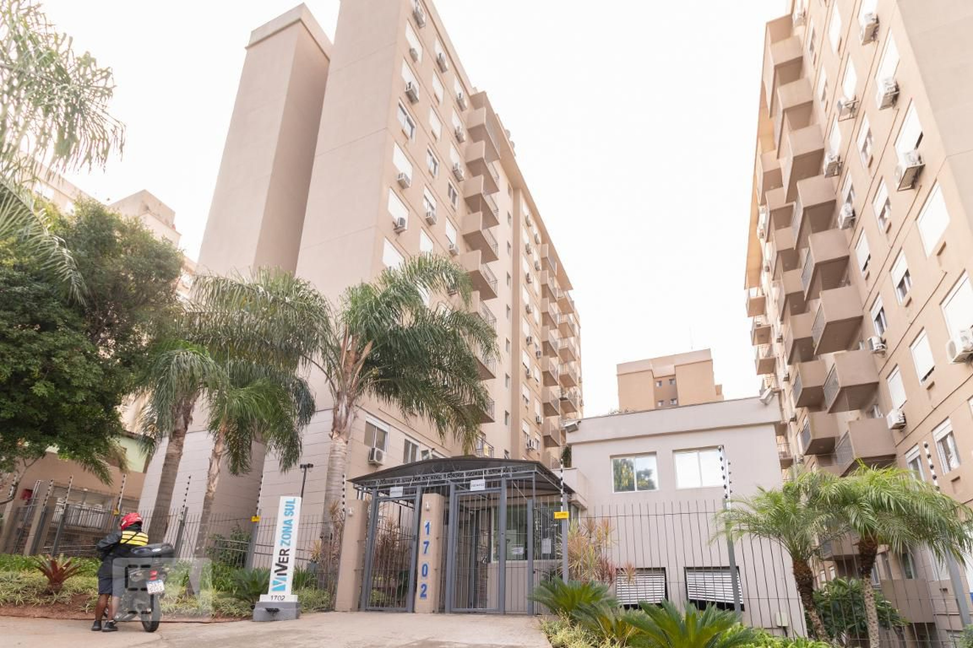 Fachada Condomínio em Avenida Otto Niemeyer, 1792