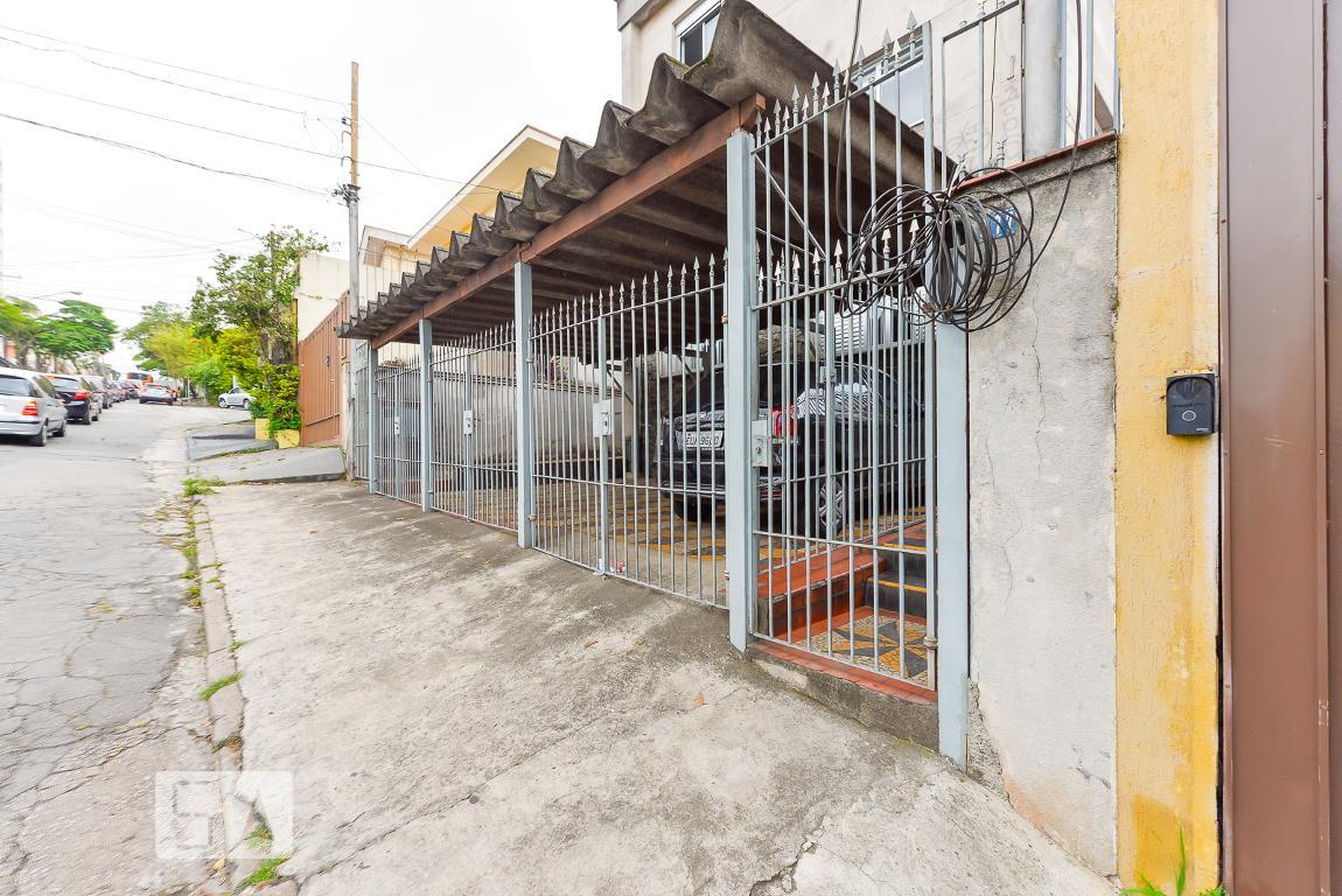 Fachada Condomínio em Rua Ibiraçu, 177