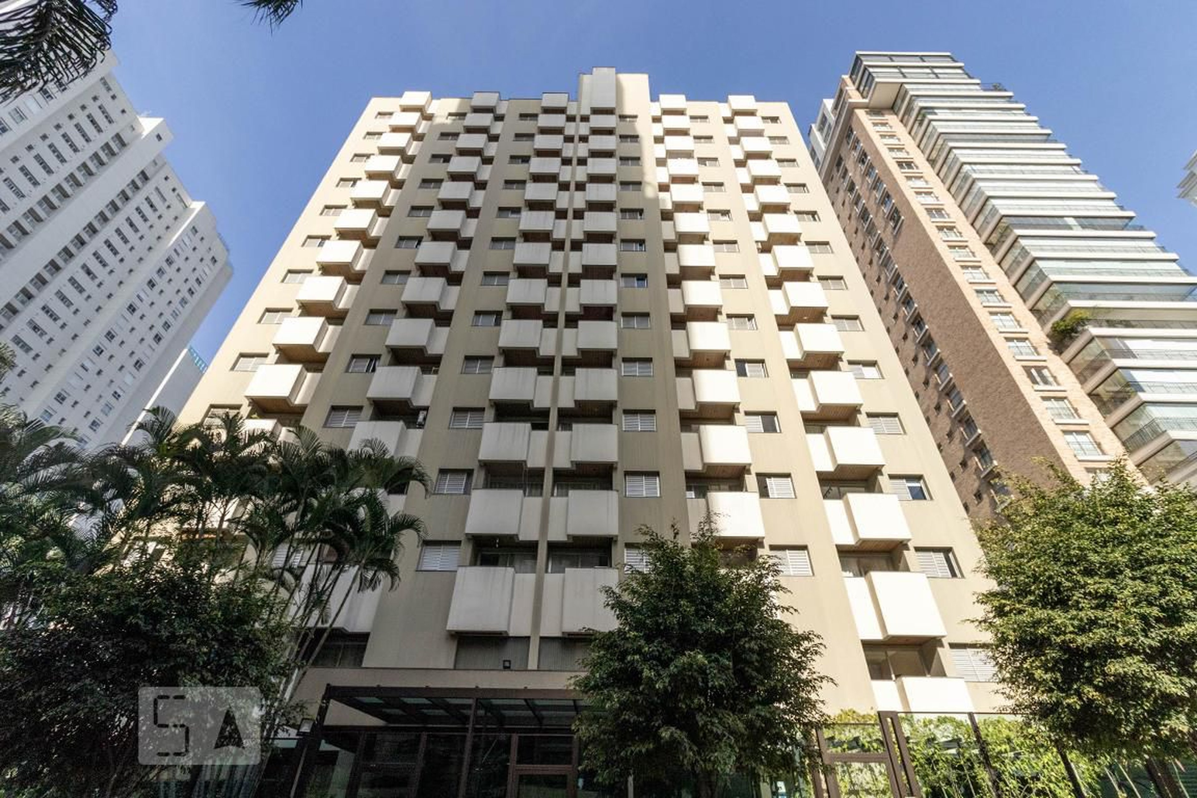 Fachada Condomínio em Rua Tuim, 100