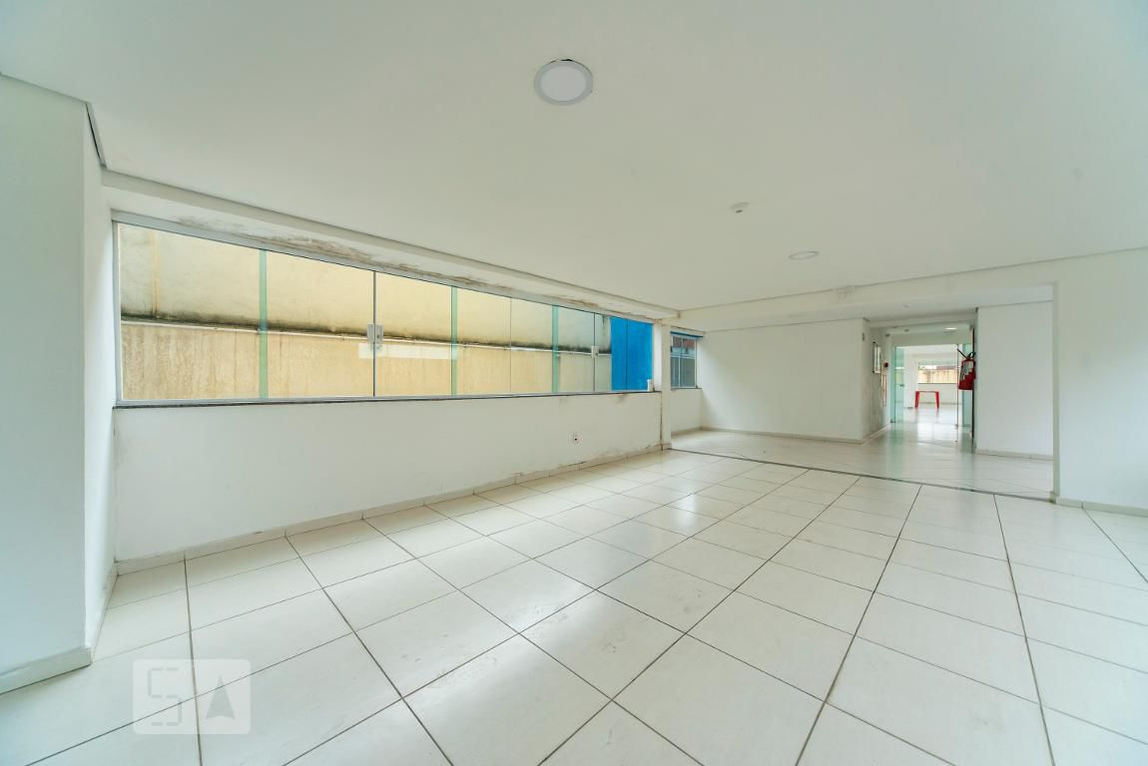 Hall de Entrada Condomínio em Rua Três Pedras, 09290660