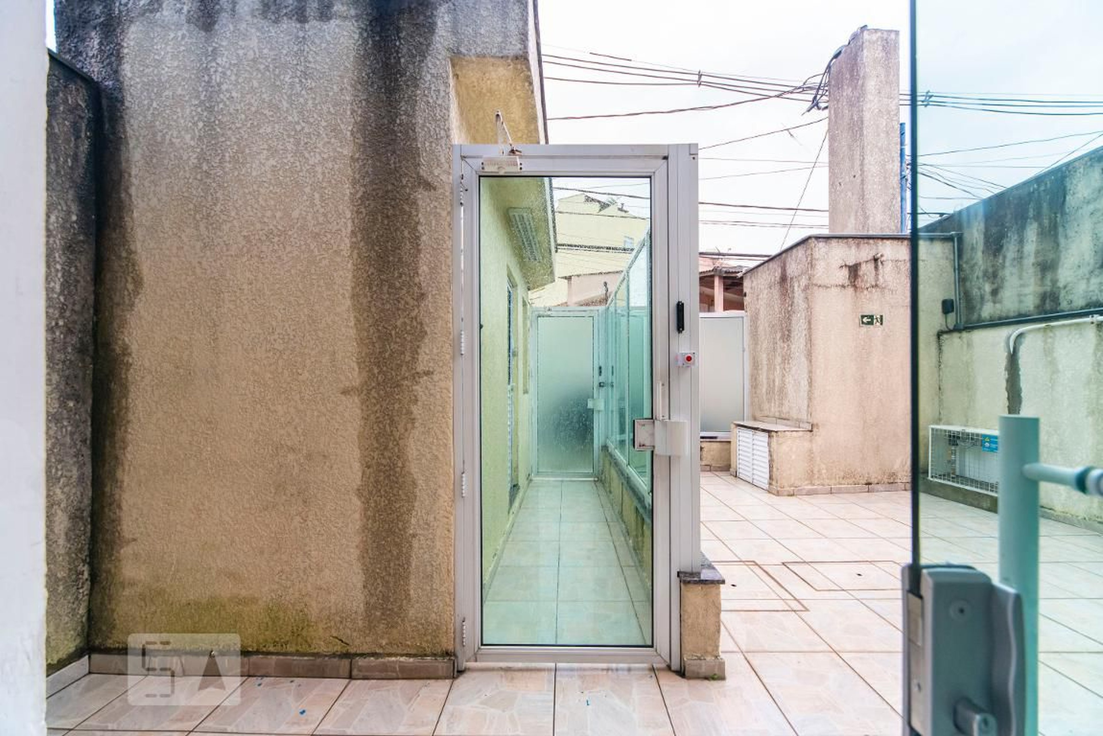 Entrada Condomínio em Rua Três Pedras, 09290660