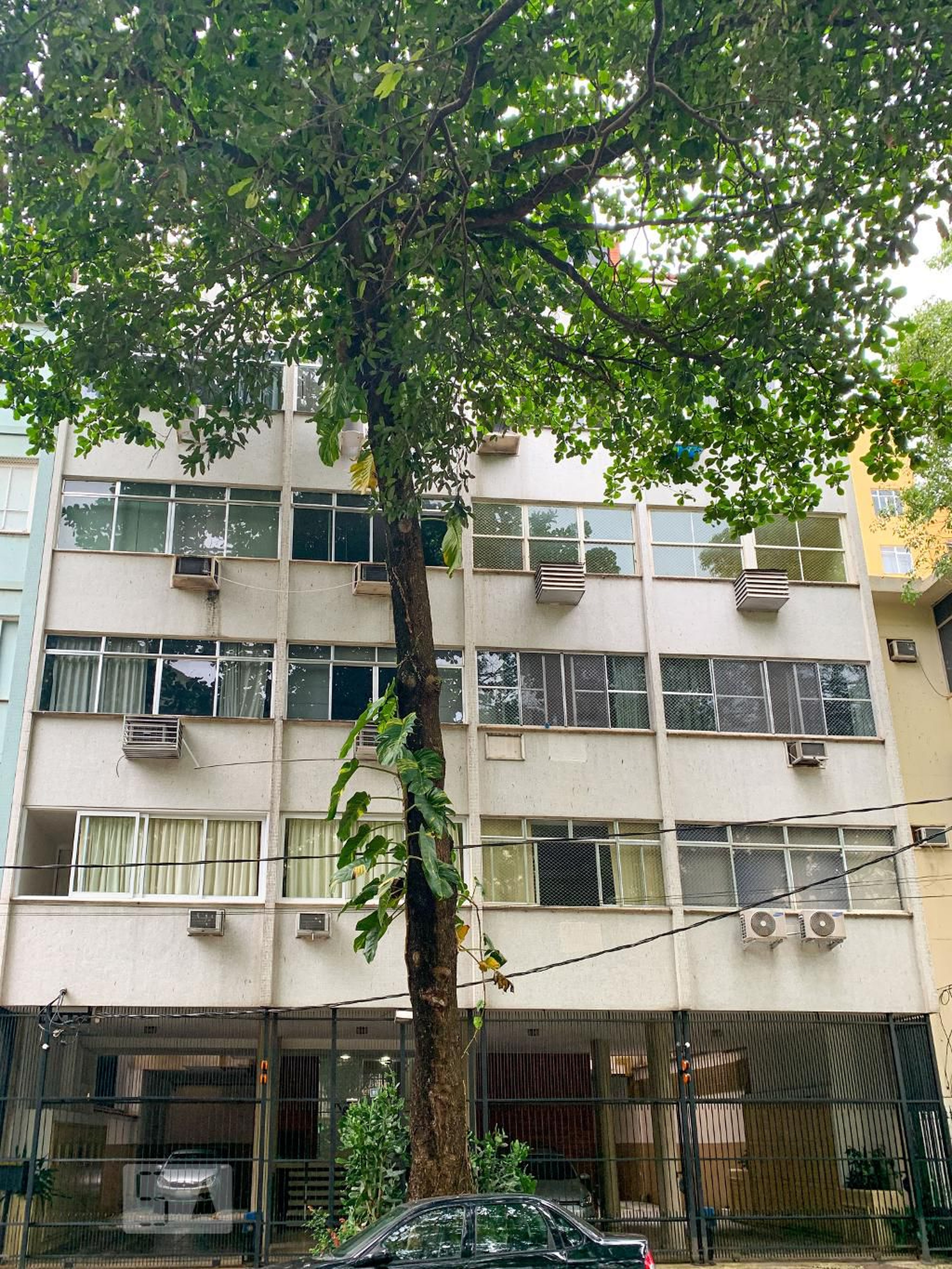 Fachada Condomínio em Rua Décio Vilares, 80