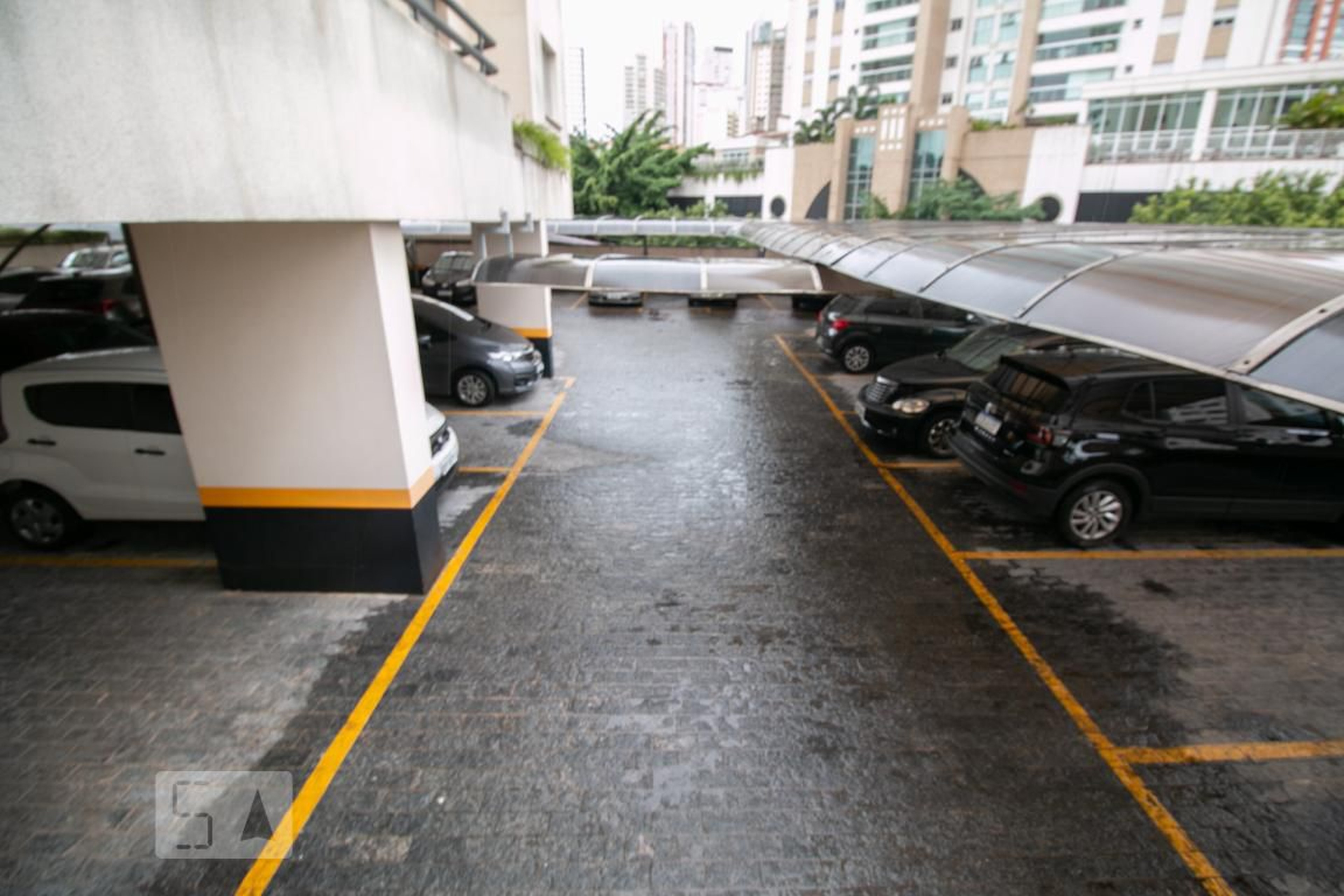 Estacionamento - Edifício Colombe DOr