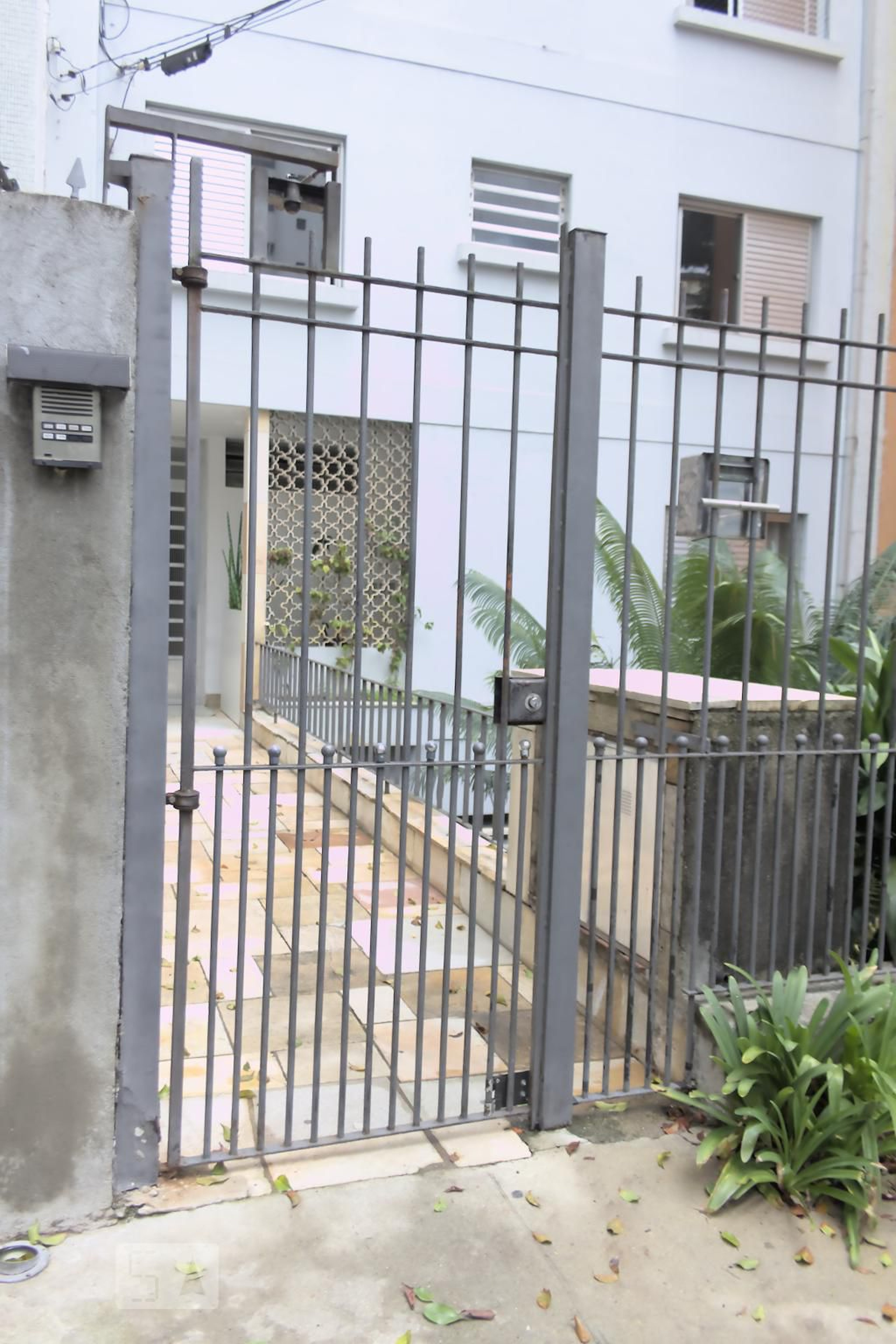 Fachada Condomínio em Rua Apinajés, 880