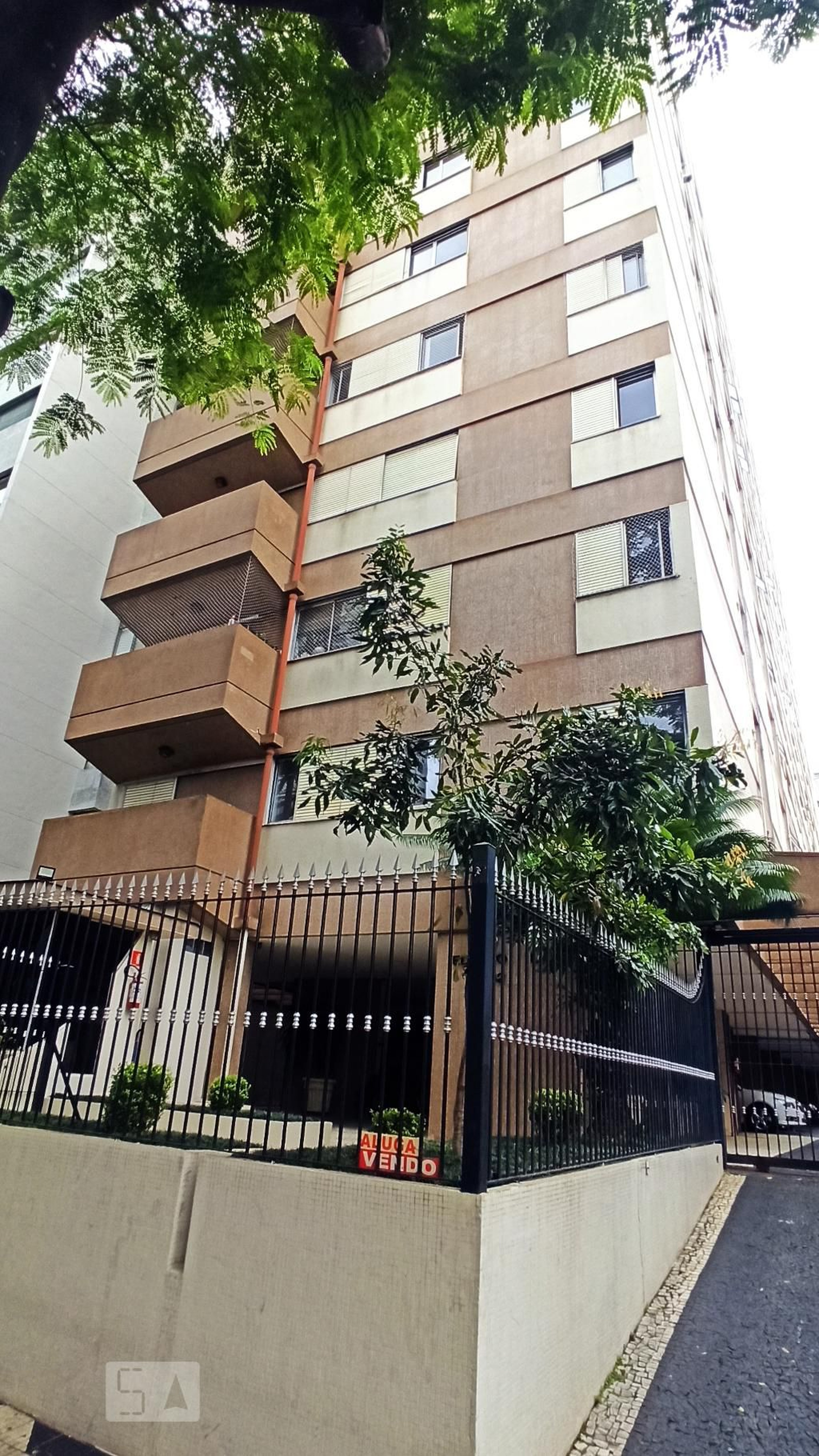 Fachada do Condomínio Condomínio Laon