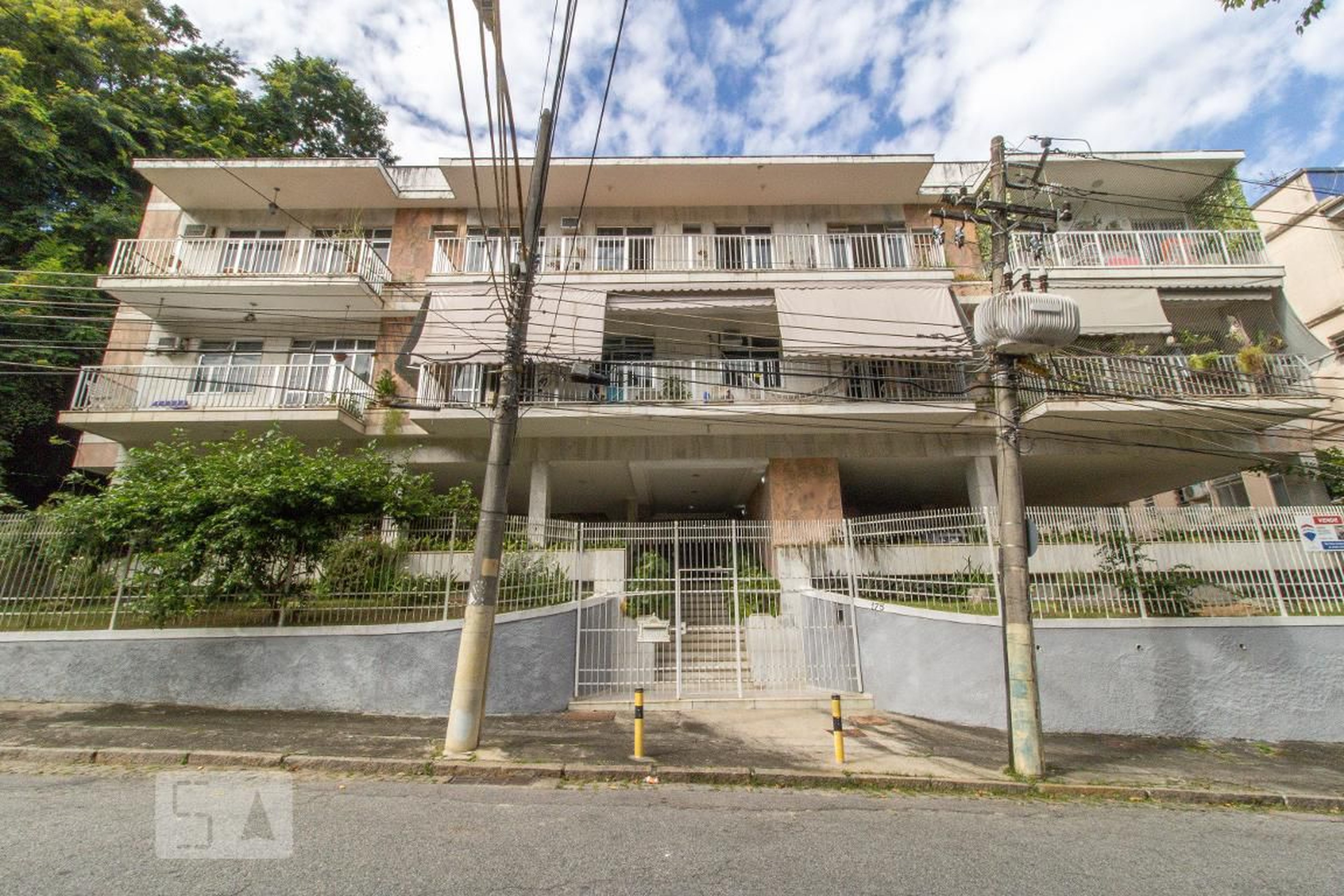 Fachada Condomínio em Rua Áureliano Pímentel, 175