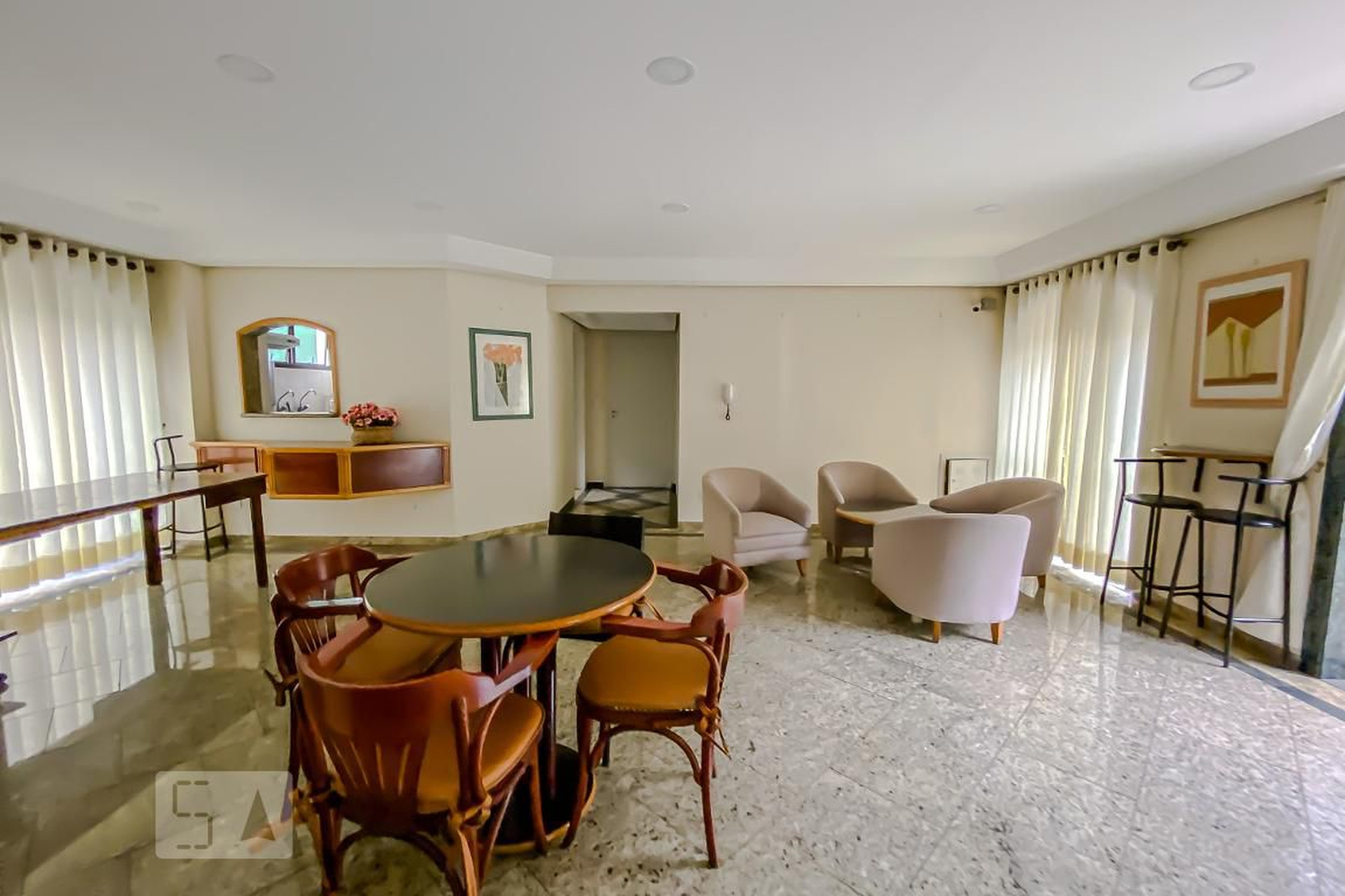 Salao de Festa - Queen Elizabeth