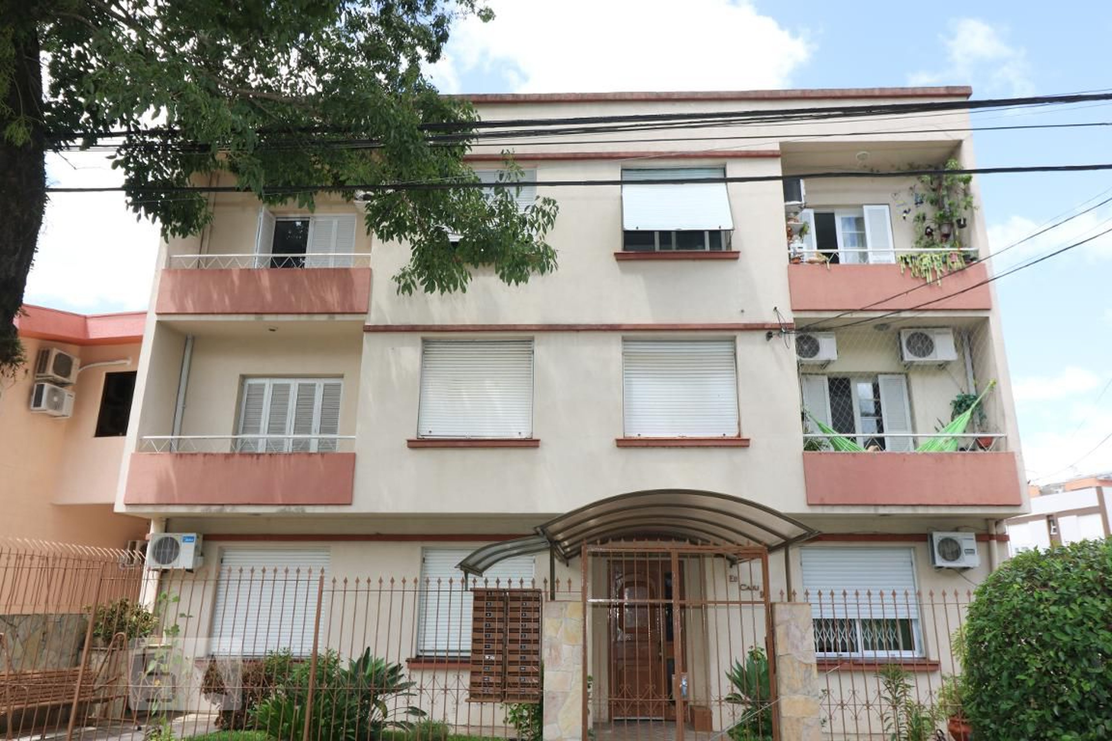 Fachada do Prédio Condomínio em Rua Guararapes, 95