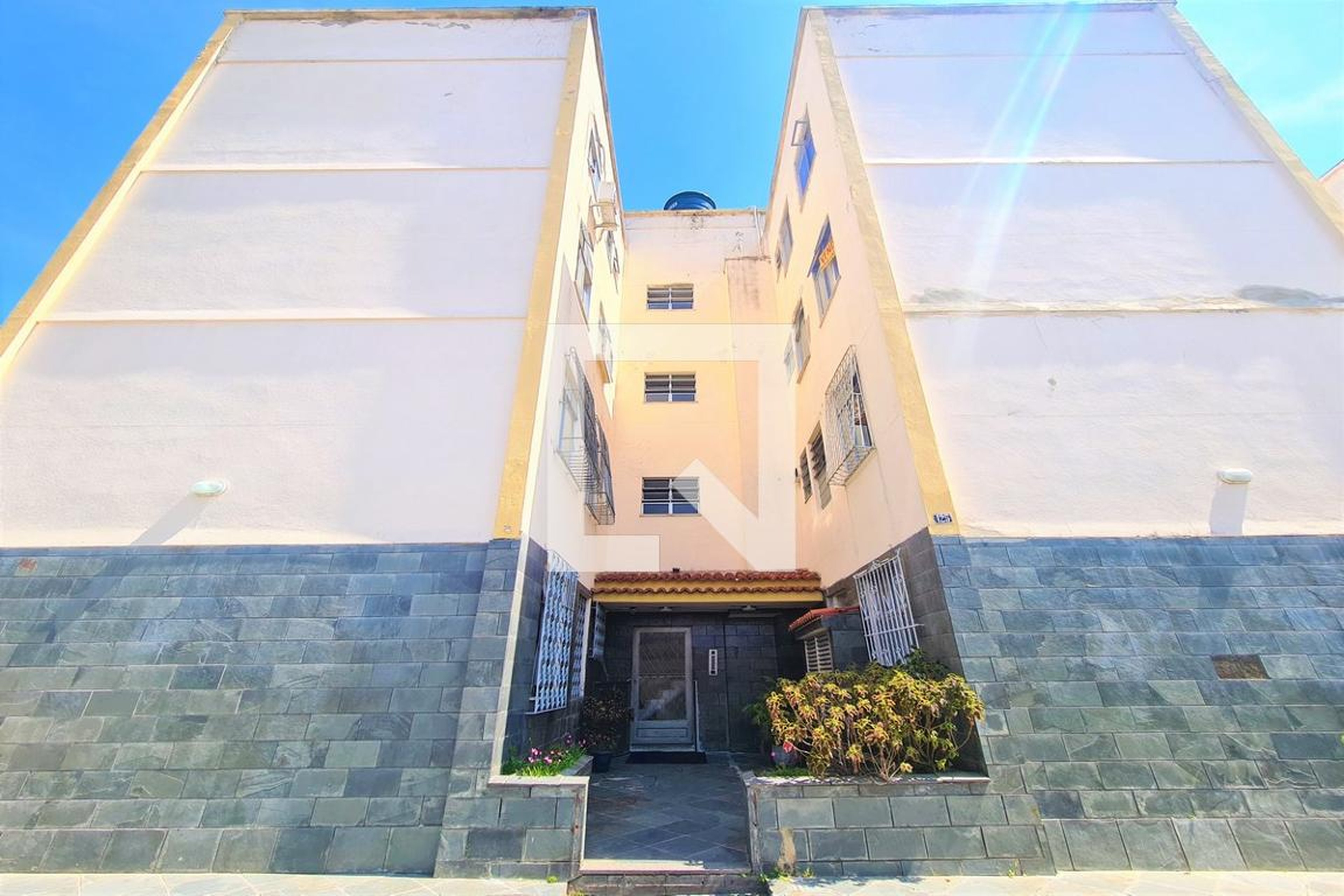 Fachada Condomínio em Rua Aguaraíba, 125